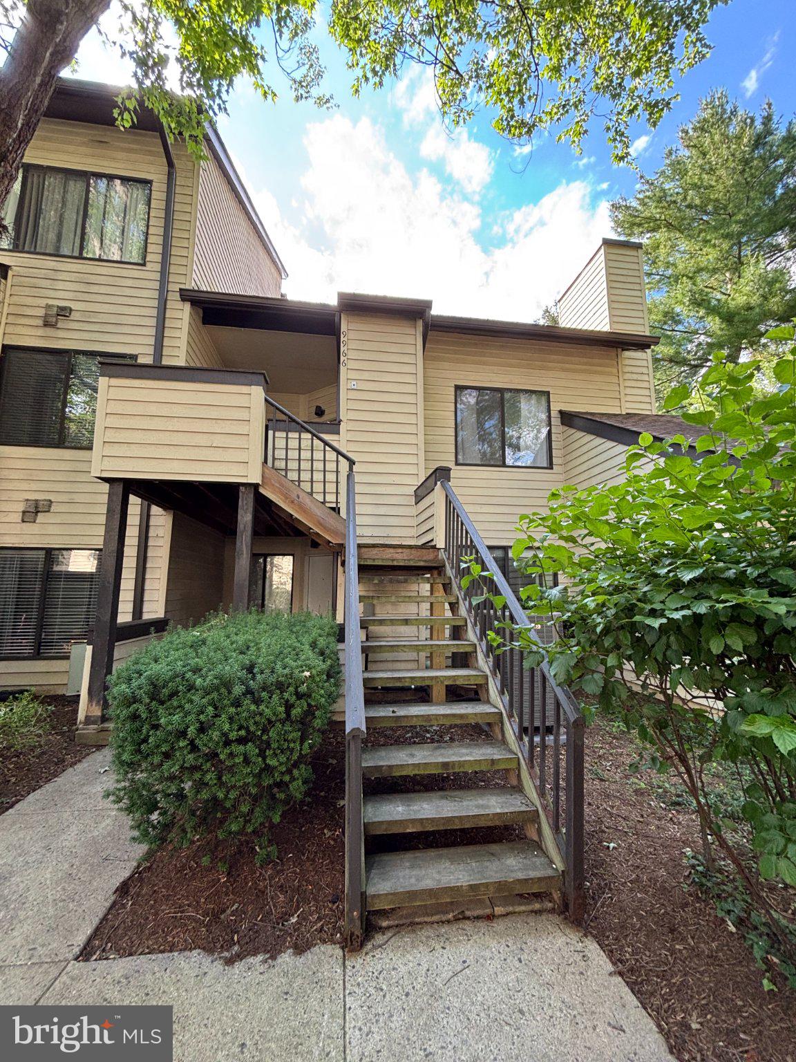 CHRISTOPHER COURT - Residential