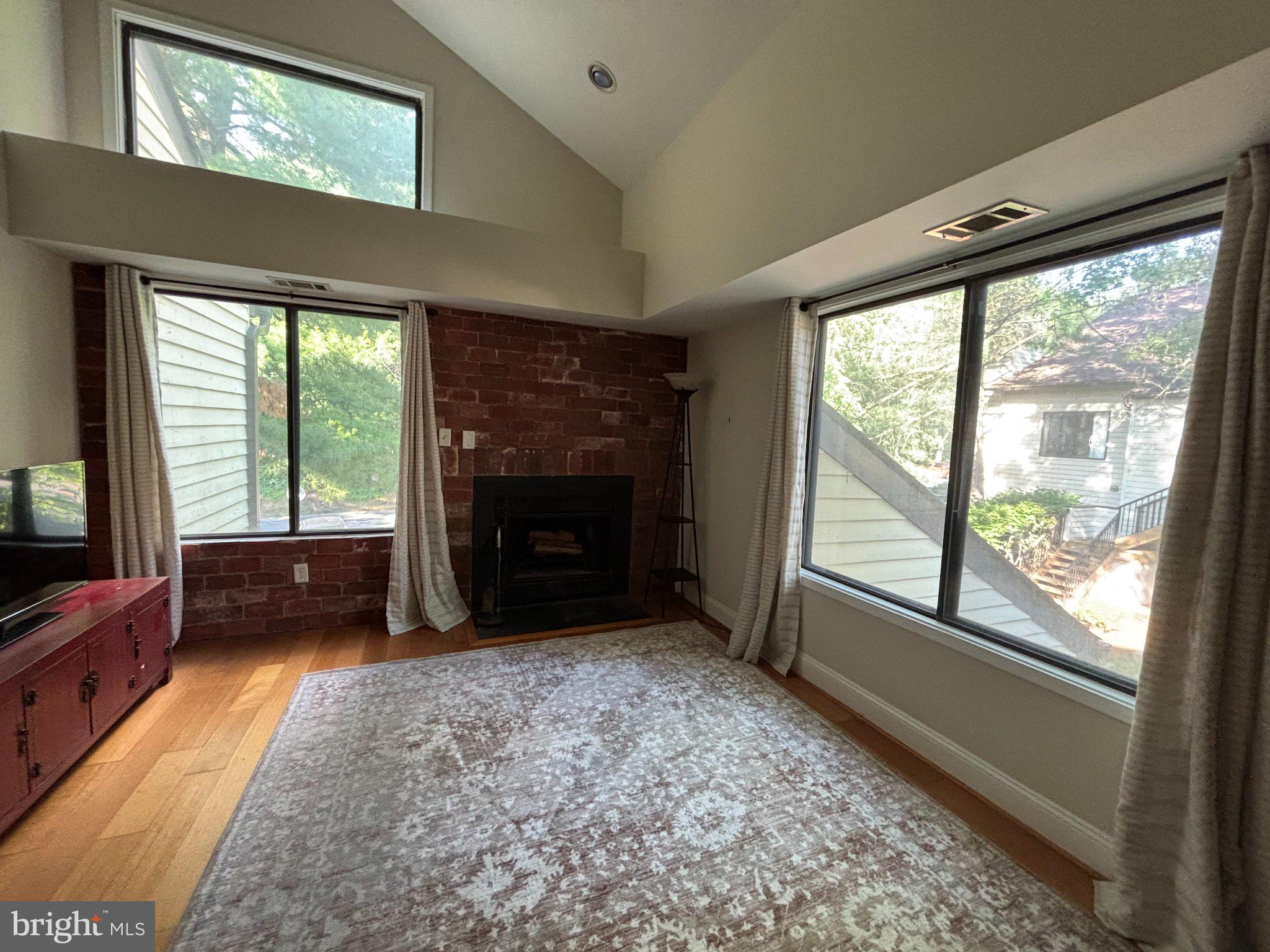 CHRISTOPHER COURT - Residential