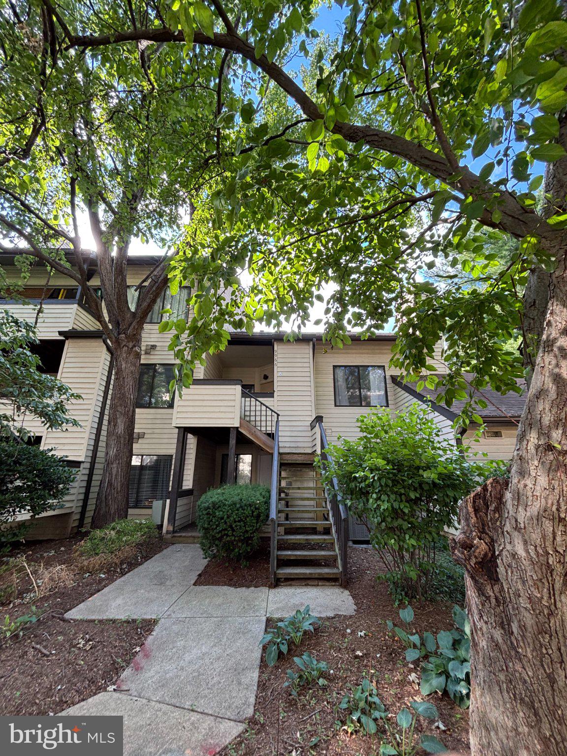 CHRISTOPHER COURT - Residential