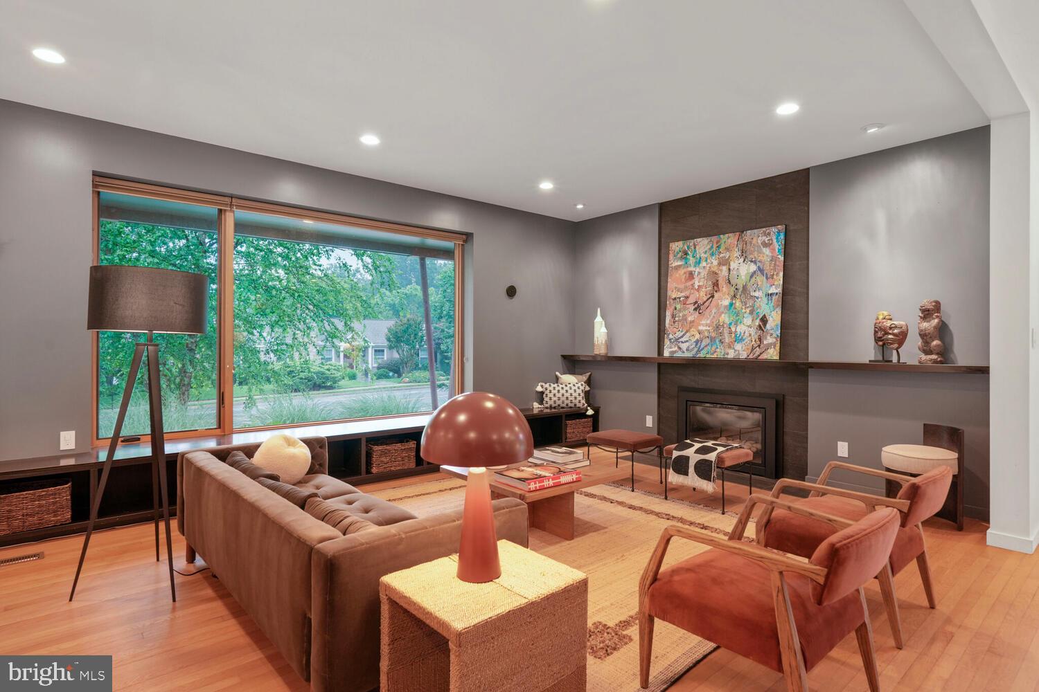 SHIRLEY WOODS - Residential