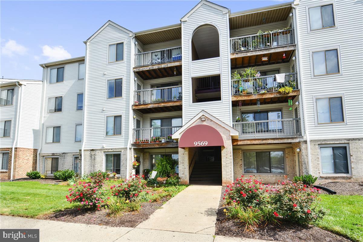Bright and Cherry 2 Bedroom / 1 Bath condo with Balcony.   Open floor plan with separate dining room. The kitchen has been updated with new granite countertops, fresh paint, and newer appliances and a eat-in area with shelving and a pantry.  Spacious primary bedroom with walk-in closet and vanity area attached to Hall bathroom. The hall bath has been updated with a new vanity and tiled shower.  The laundry room has a full-size washer and dryer with shelving.  Community amenities include a pool, fitness center, and tennis courts.  Convenient location close to Old Town Manassas, great restaurants, shopping, and transportation.