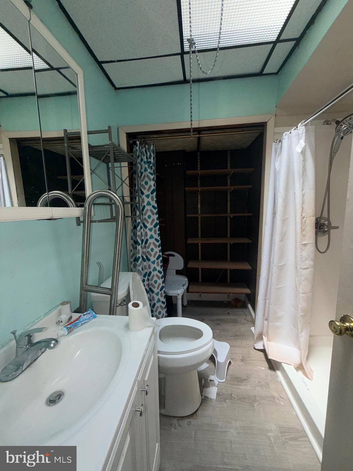 WEST OAK LANE - Residential