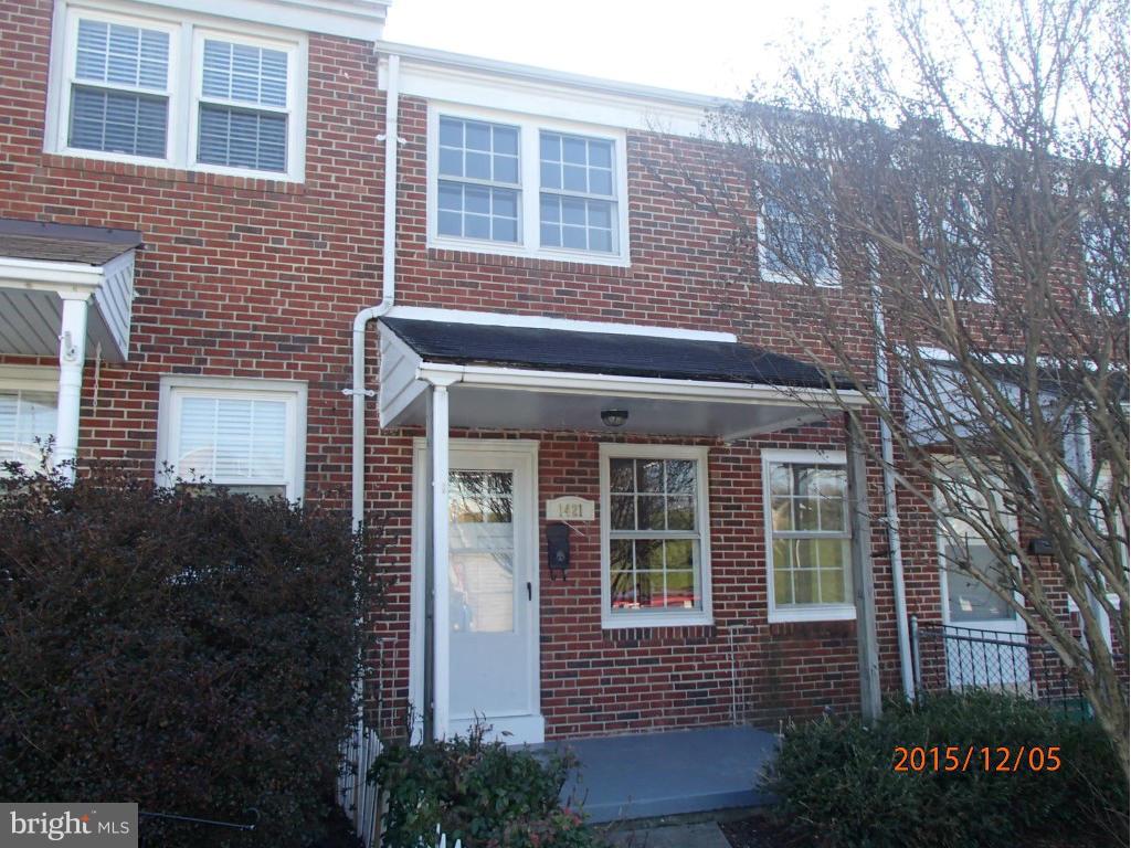 Beautiful rowhouse located in Hampden across the street from Medfield Heights Elementary! Enjoy nice room sizes, a finished/walk out basement, and located across from Medfield Heights Park! Throughout the home you will find excellent natural light, skylights, and hardwood flooring. Do not miss this one!