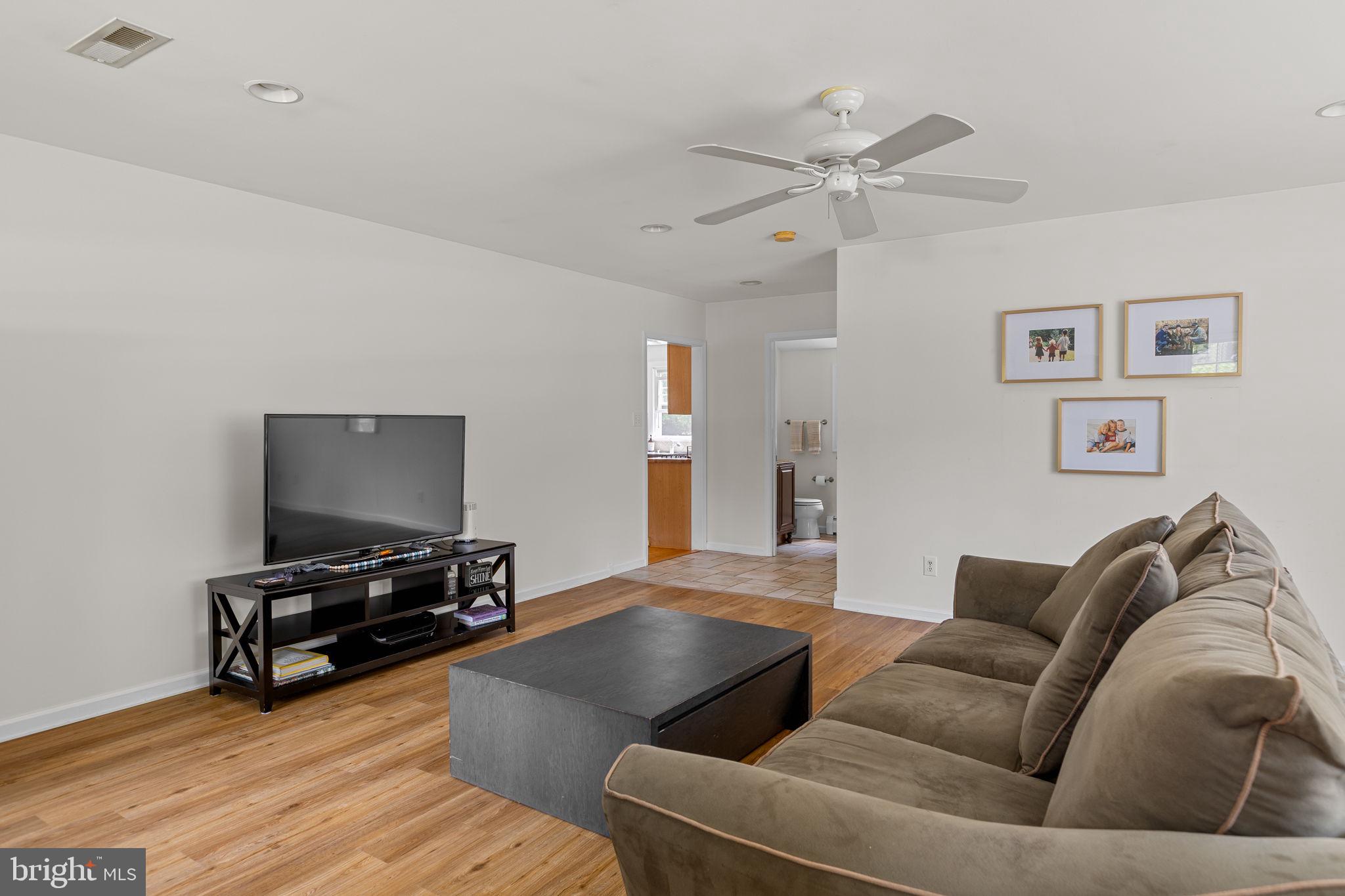 MAPLE GLEN - Residential