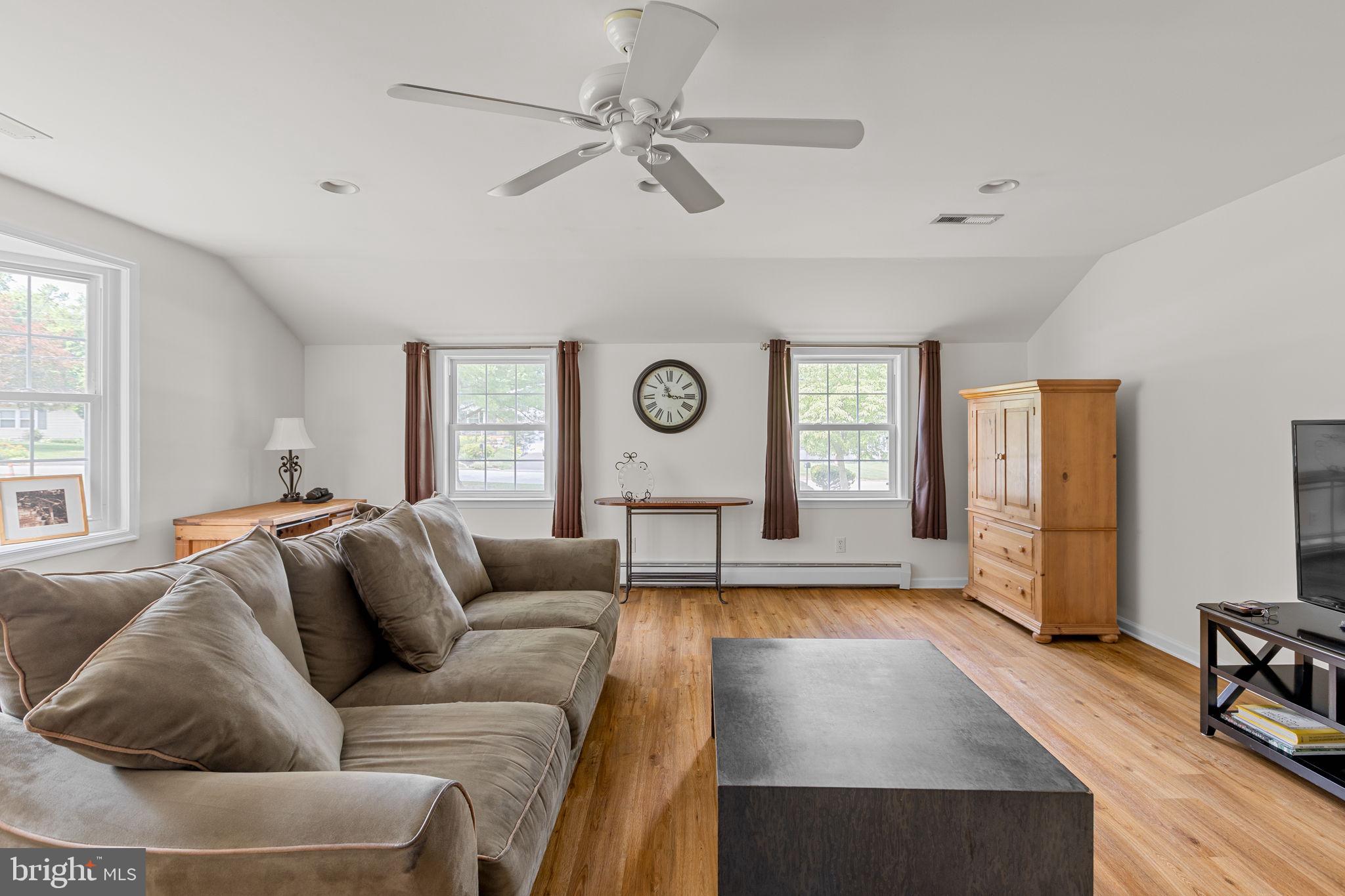 MAPLE GLEN - Residential