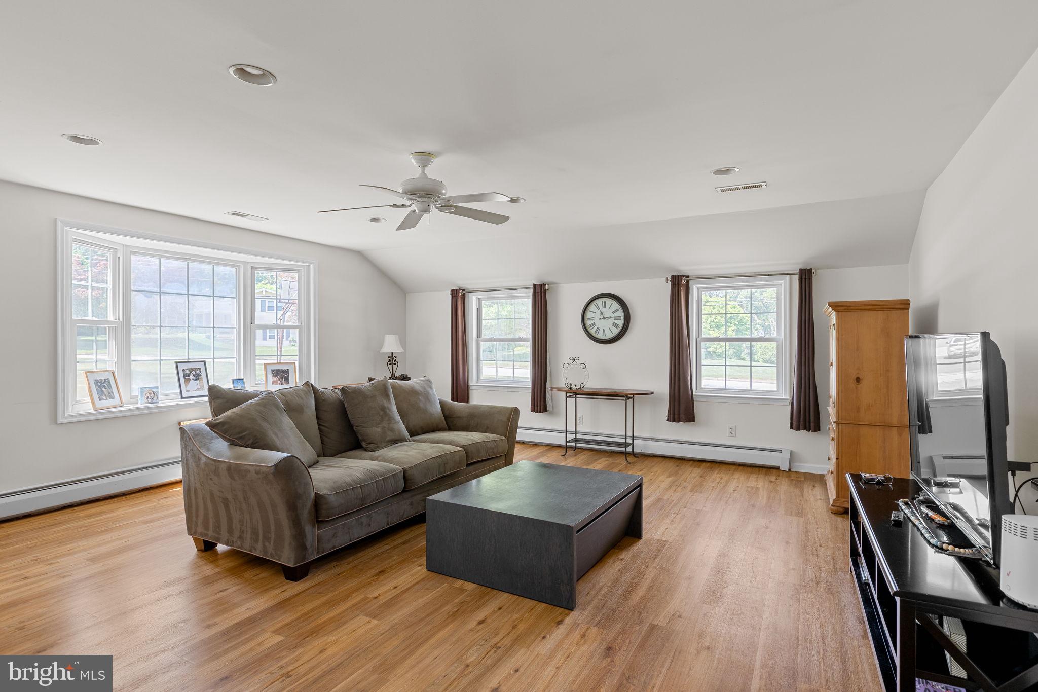 MAPLE GLEN - Residential