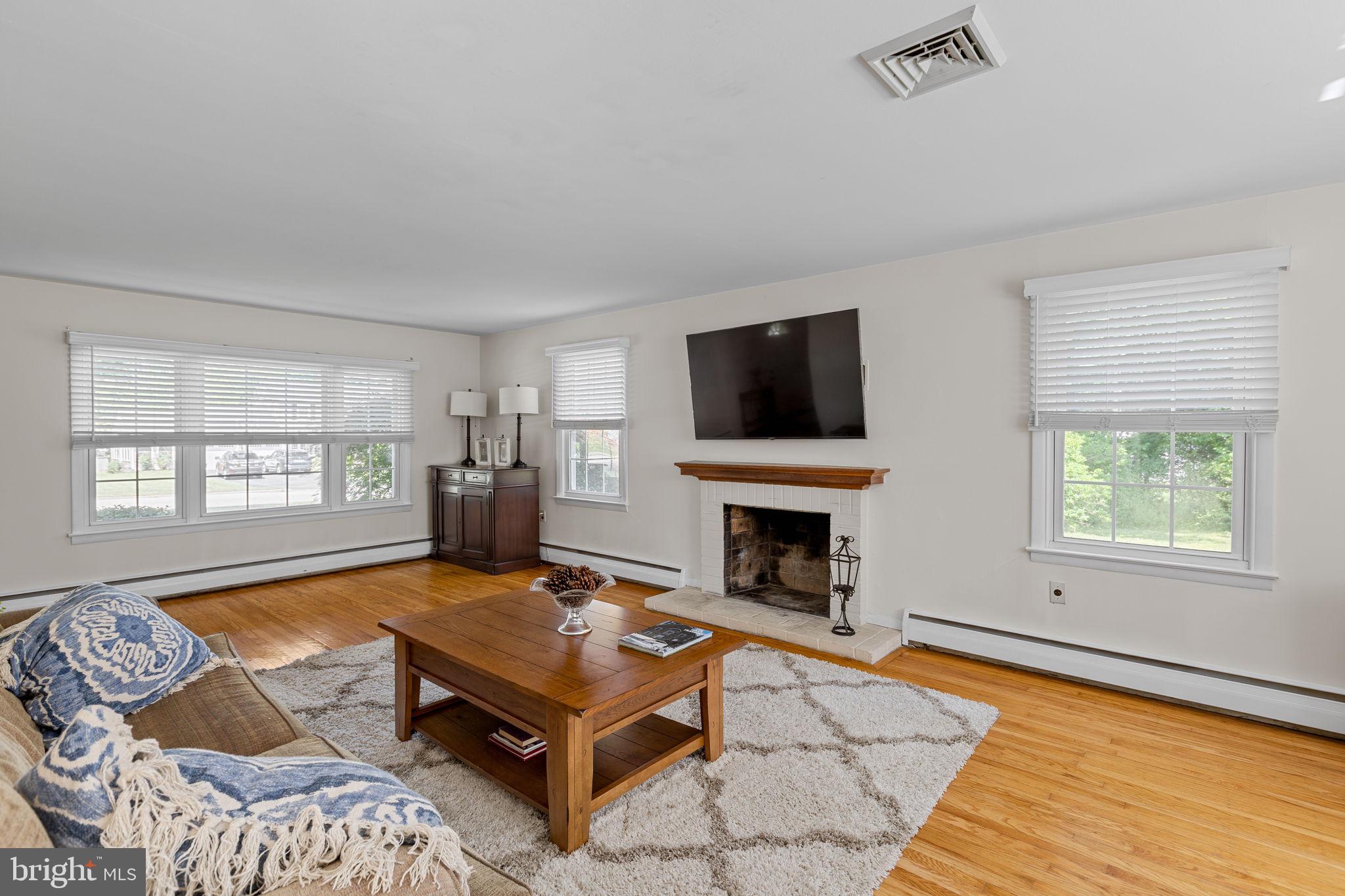 MAPLE GLEN - Residential