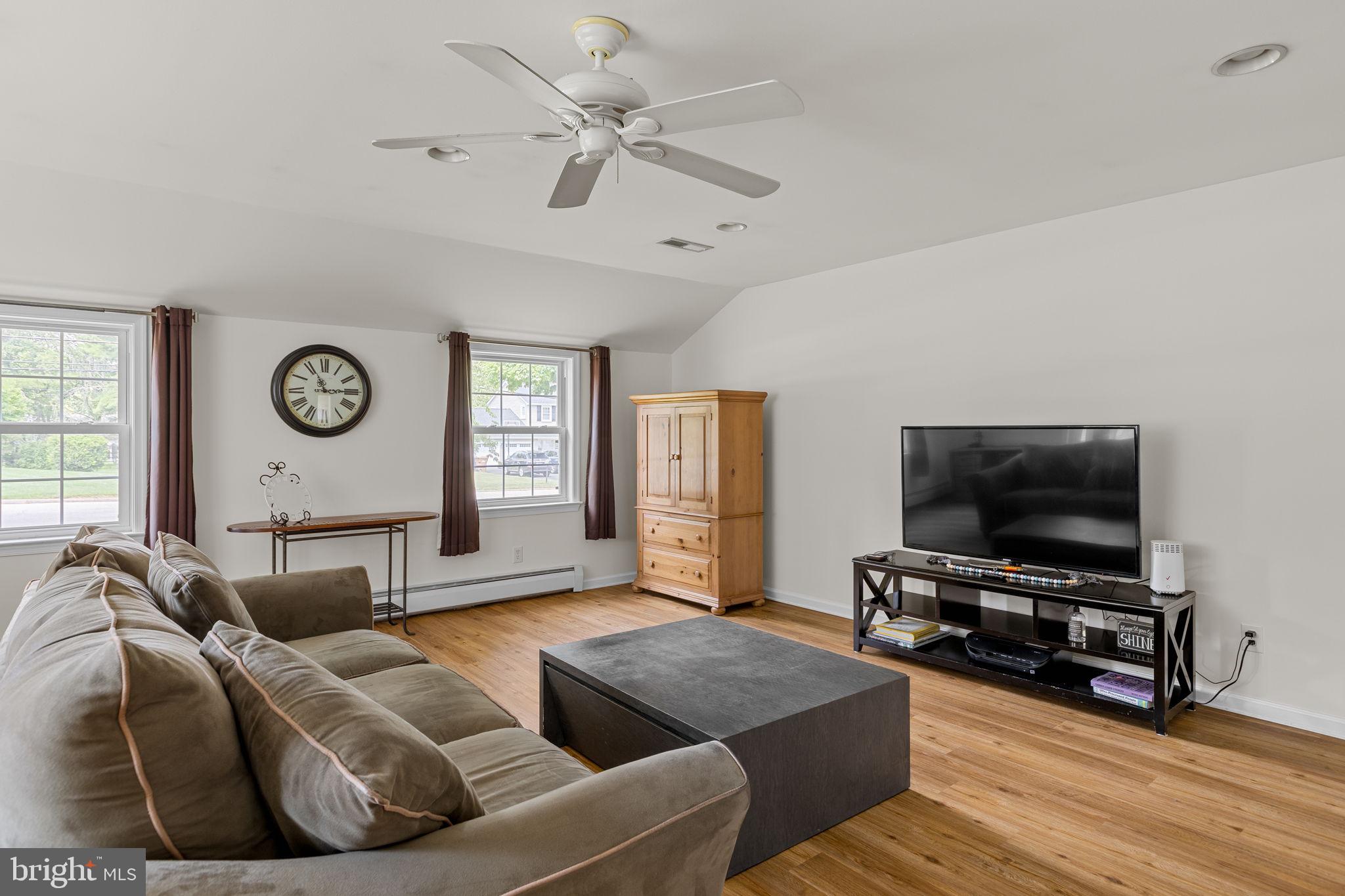 MAPLE GLEN - Residential