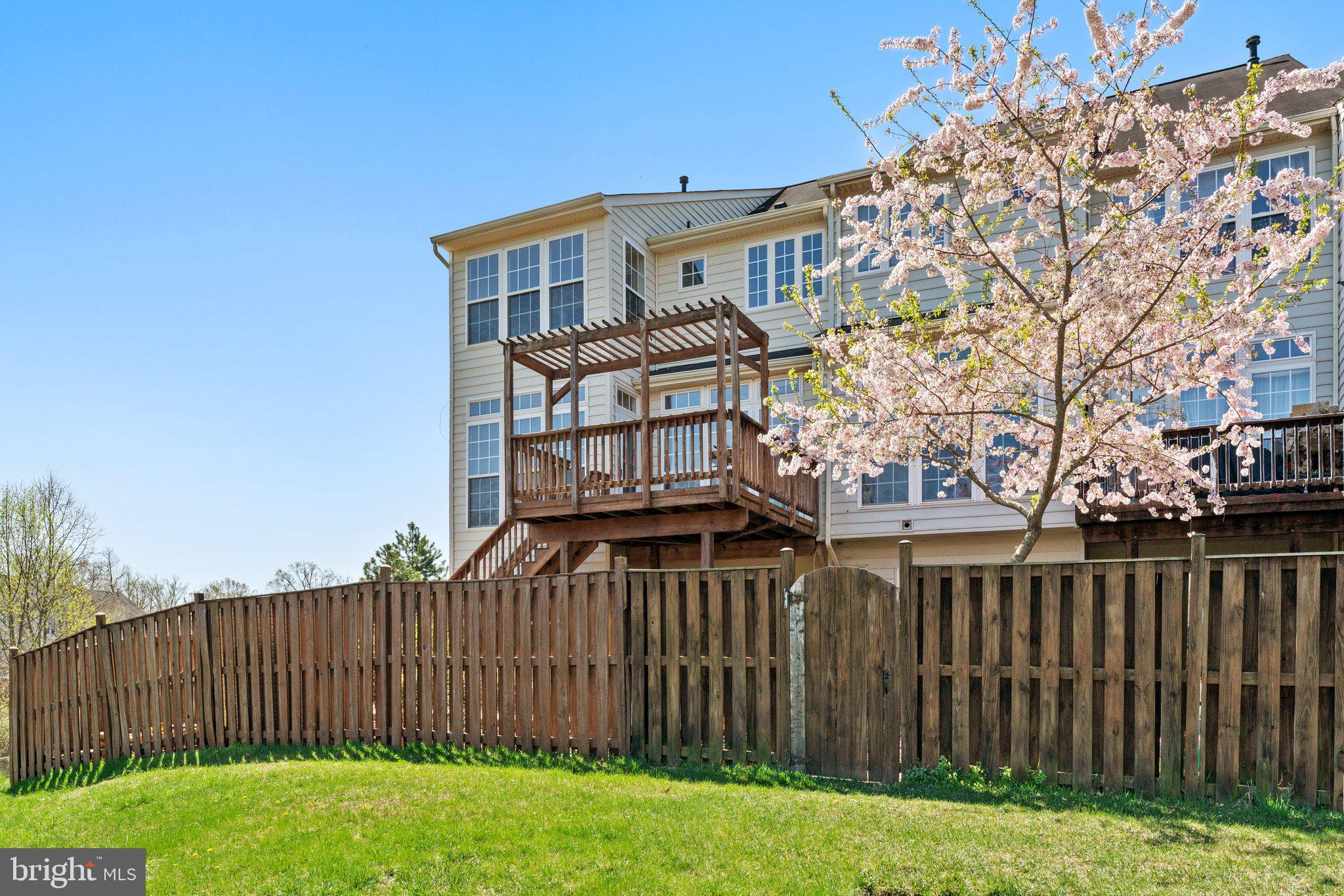 RIVERSIDE STATION - Residential