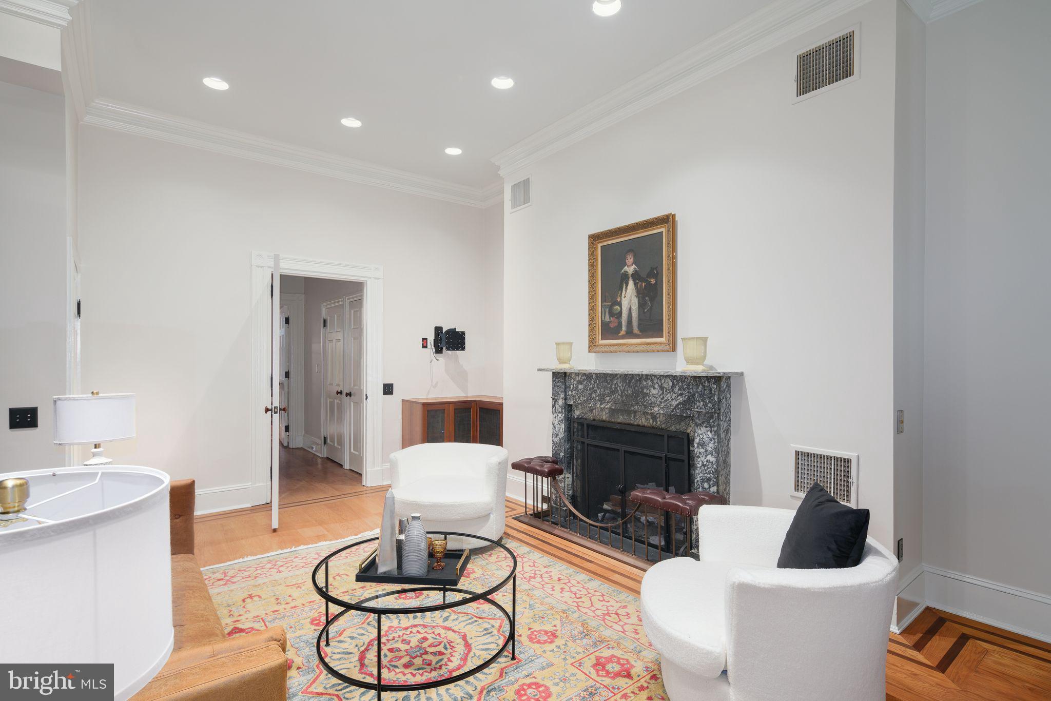 SOCIETY HILL - Residential