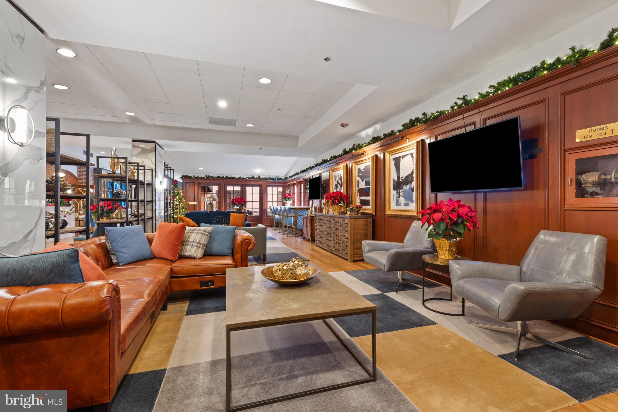 HENDERSON'S WHARF - Residential