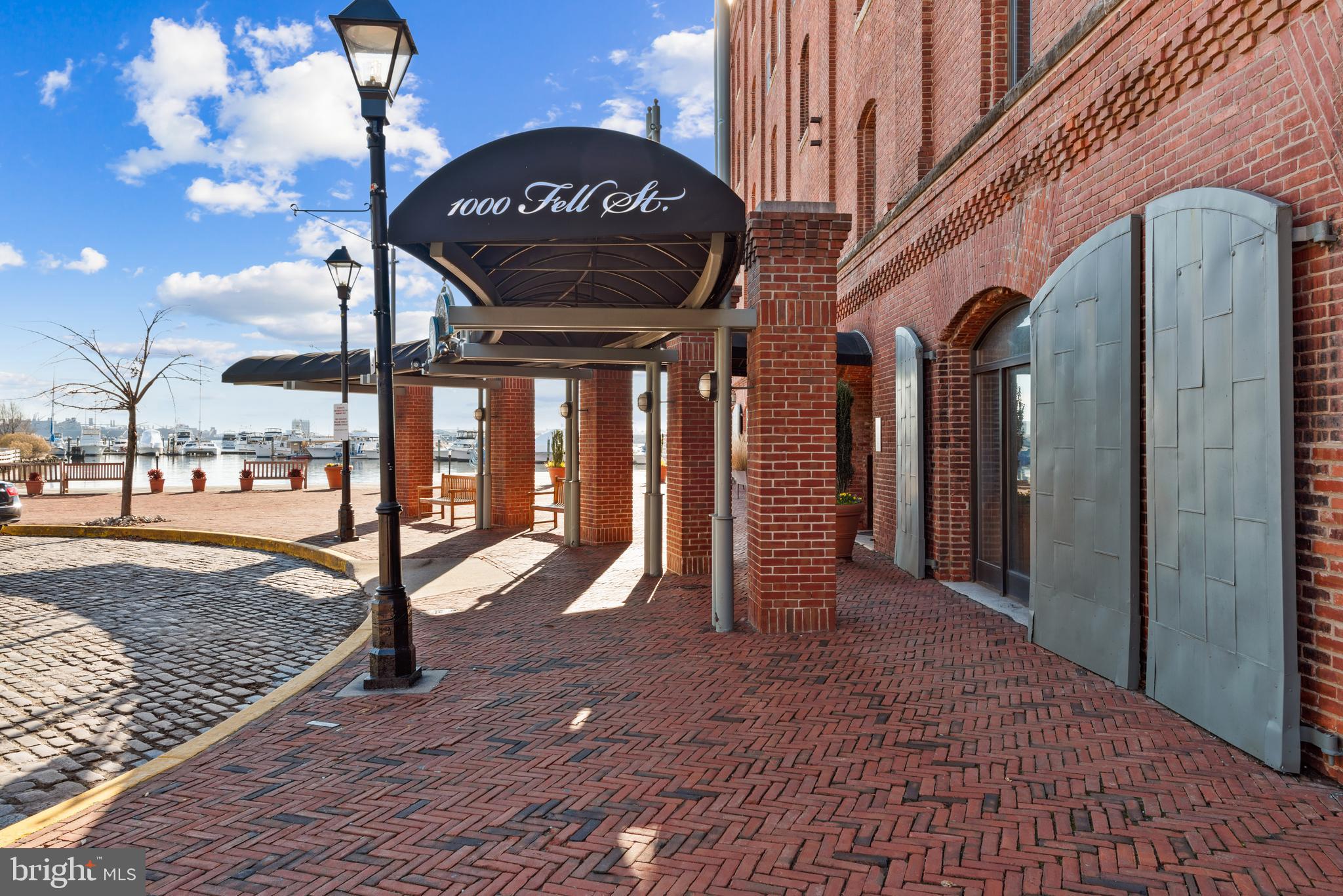 HENDERSON'S WHARF - Residential
