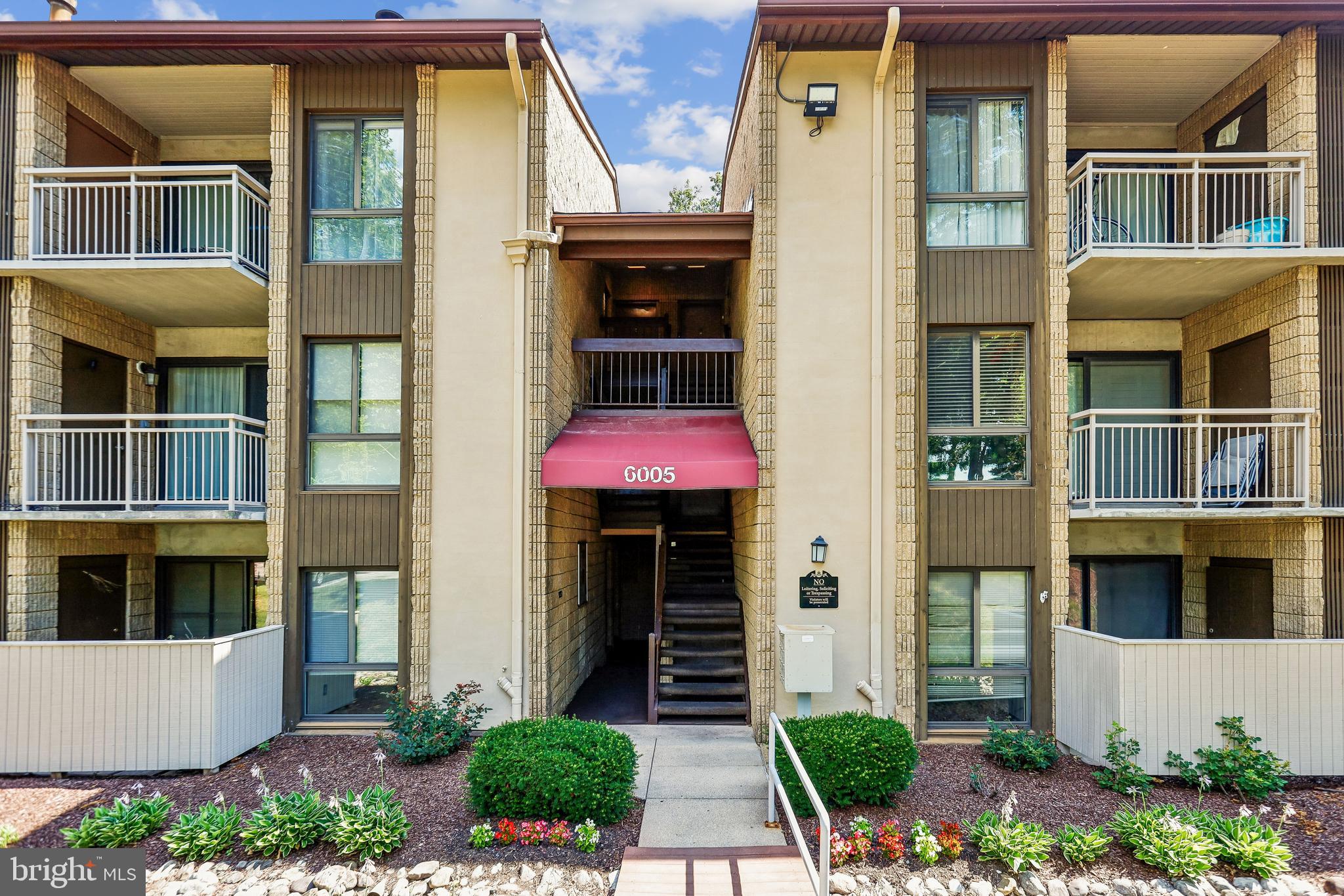 Opportunity awaits in this 2-bedroom, 1-bathroom first-floor condominium! Perfect for buyers looking to add their personal touch, this home offers tremendous potential for renovation and customization. Convenient first-floor location, spacious layout, and a desirable community setting make this a great value. Enjoy easy access to shopping, restaurants, and public transportation. Sold strictly as-is. Bring your vision and transform this condo into something truly special!