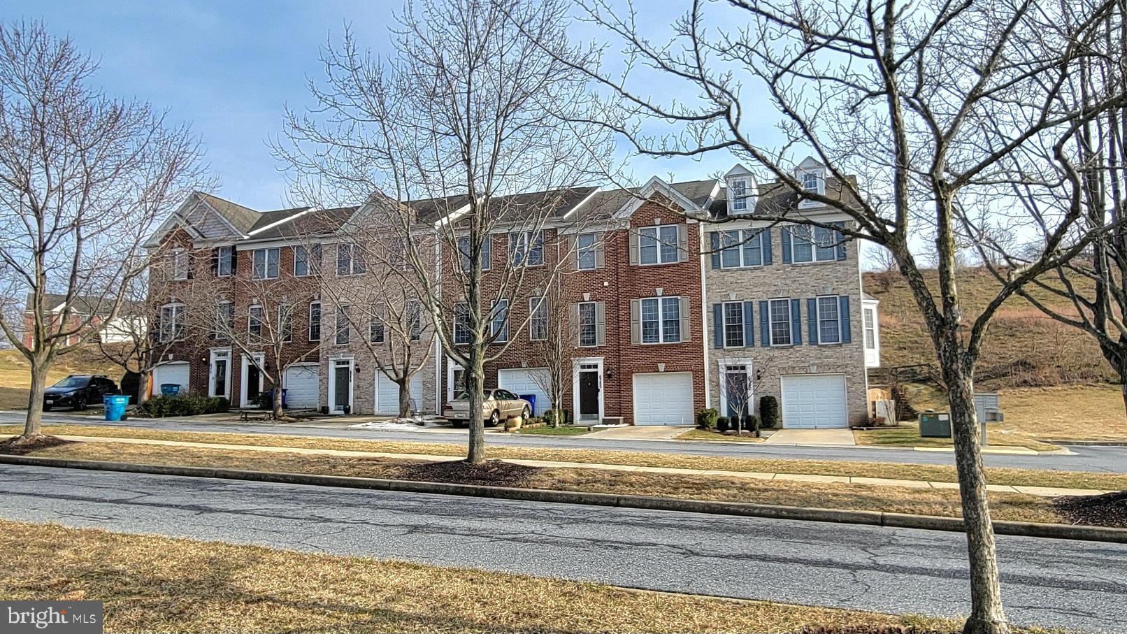 WHISPERING CREEK - Residential