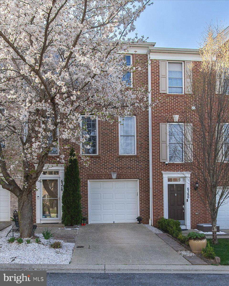 WHISPERING CREEK - Residential