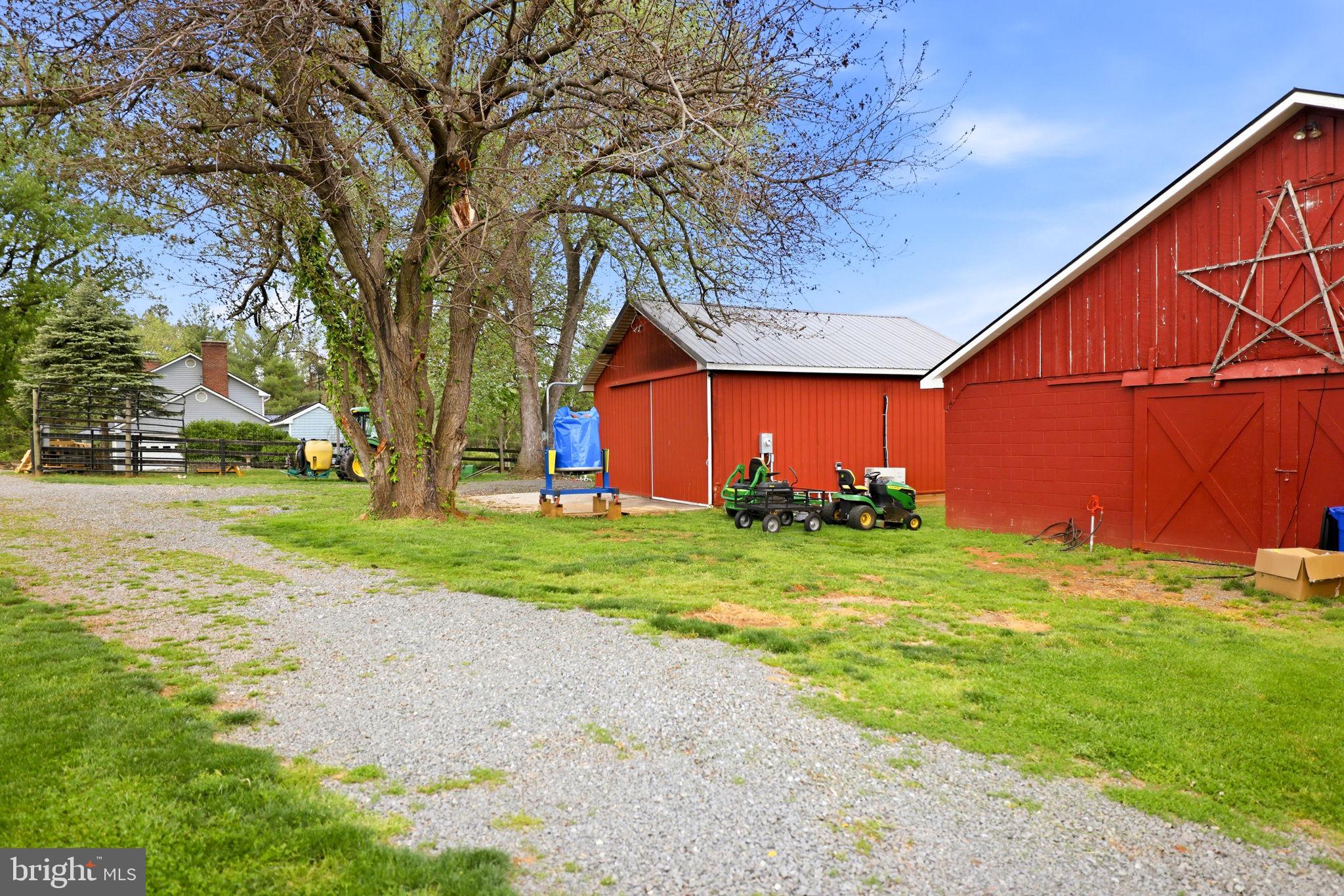 WATERFORD - Commercial Sale