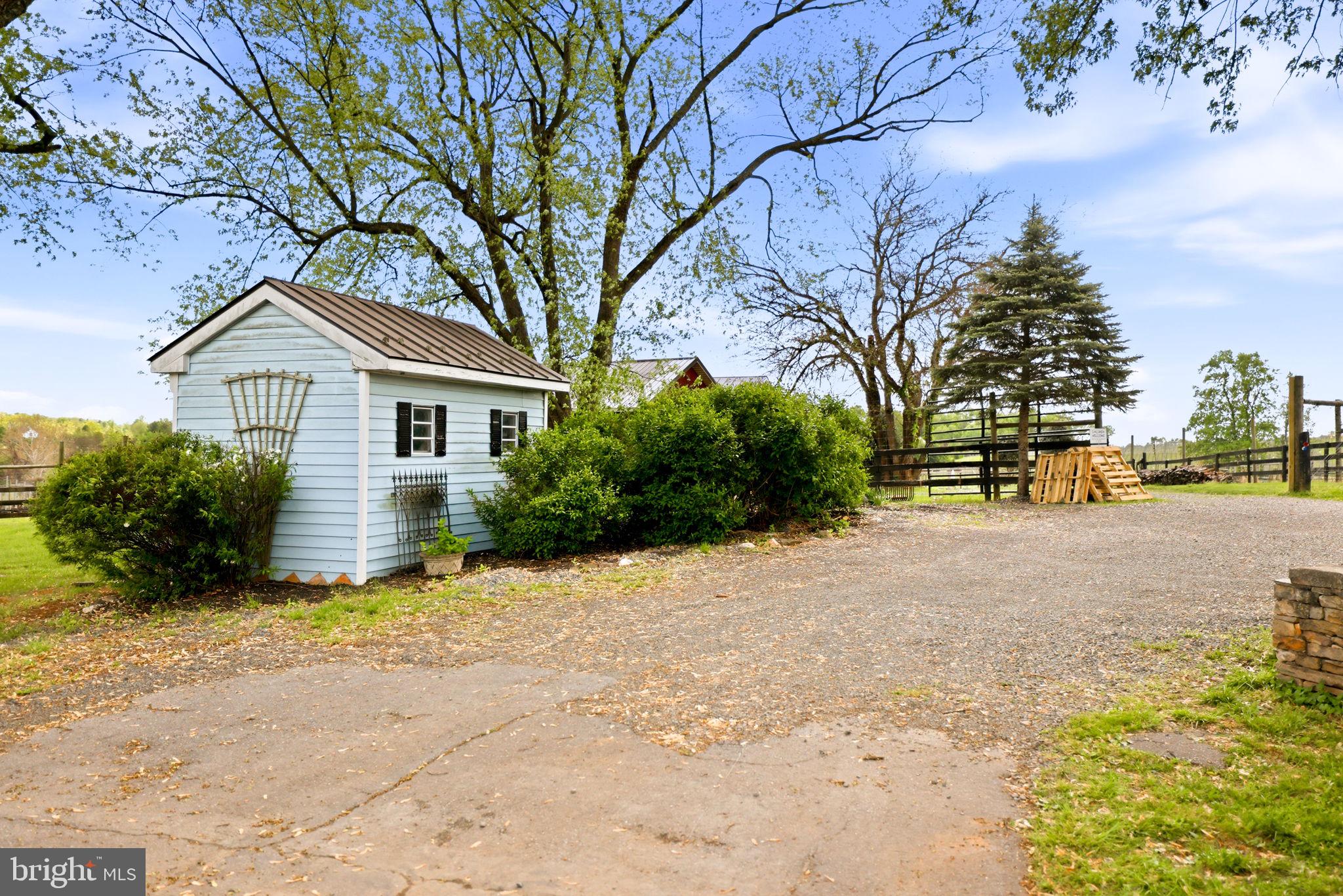 WATERFORD - Commercial Sale