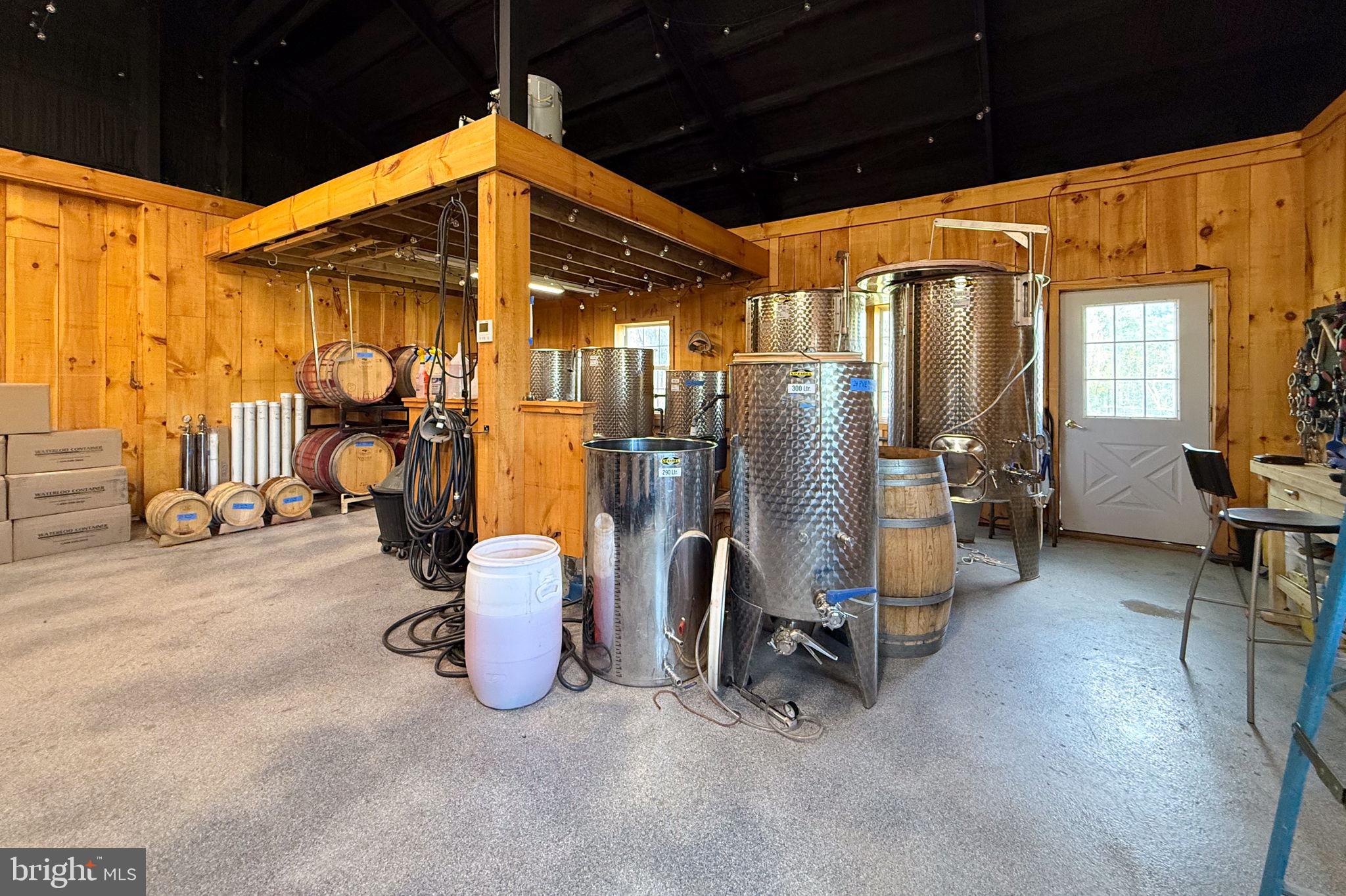WATERFORD - Commercial Sale