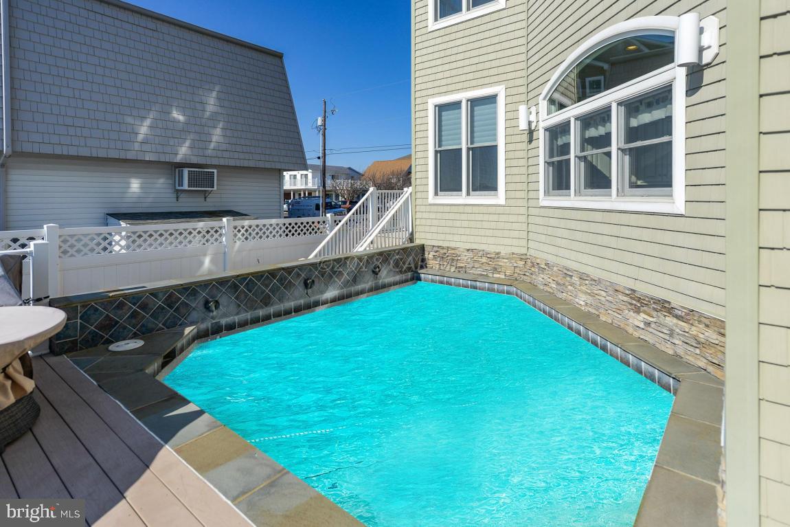 CAINE KEYS II EXT - Residential