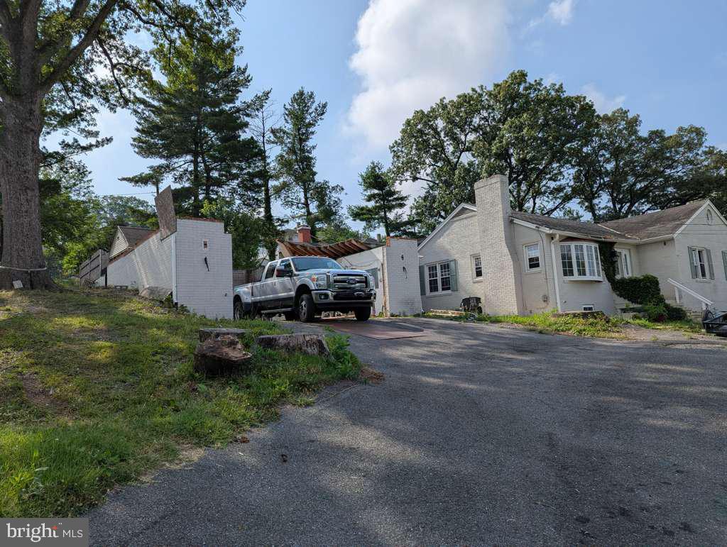 CATON HILLS - Residential