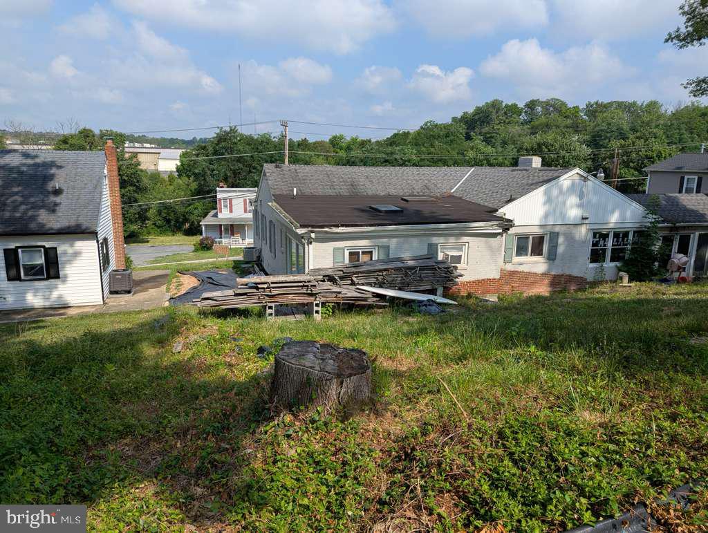CATON HILLS - Residential