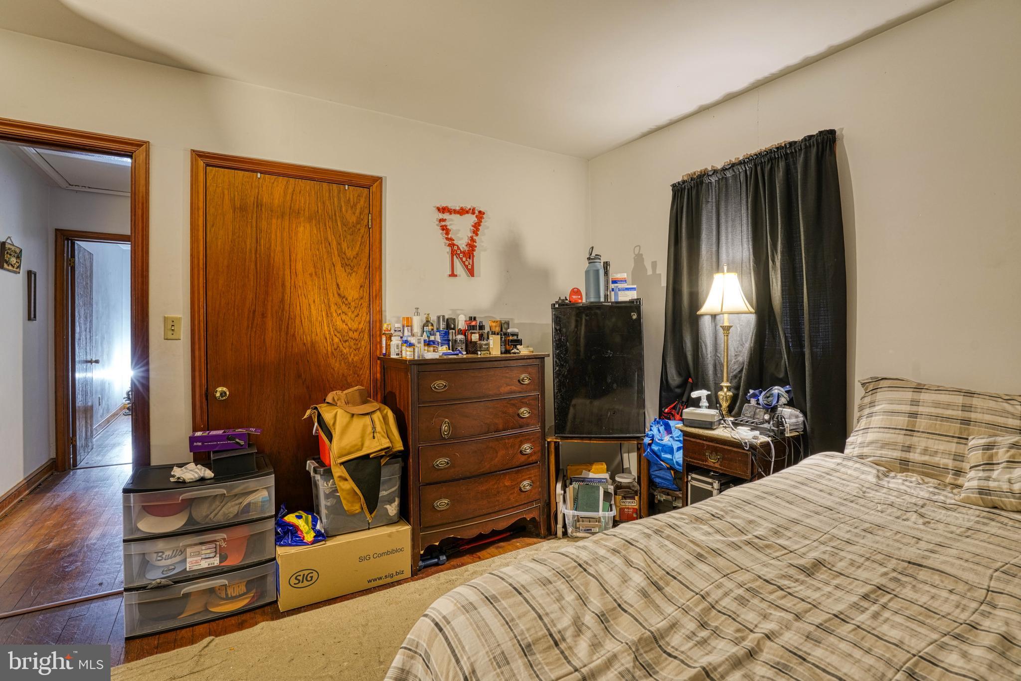 RACE STREET - Residential
