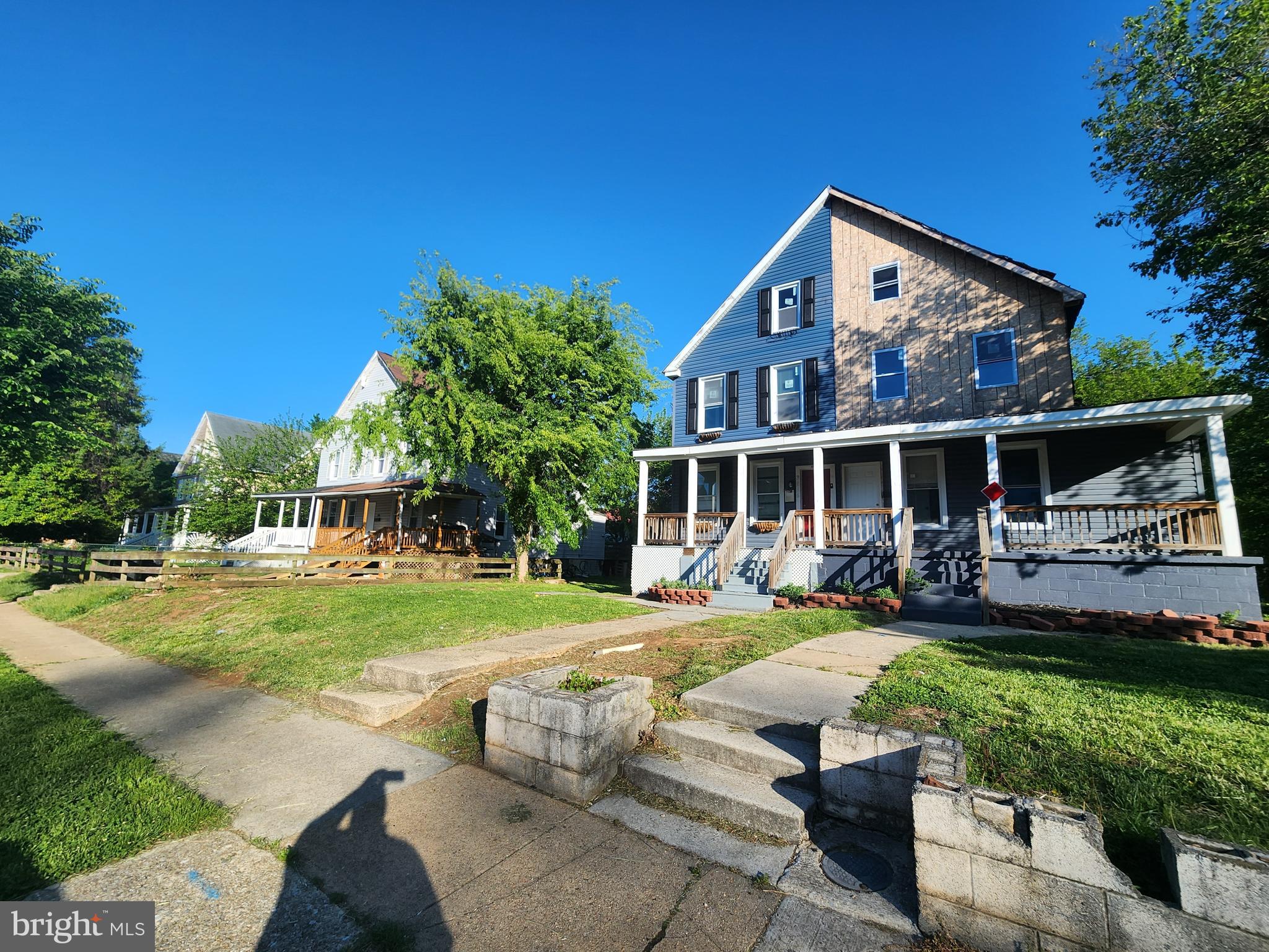 ONLINE AUCTION: This auction takes place on the Ashland Auction Group Website Bidding Platform. Bidding begins 06/18/2026 @ 10:00 AM. Bidding ends 06/22/2026 @ 12:50 PM.  List Price is Suggested Opening Bid. Deposit: $15,000.

2 1/2 Story Semi-Detached Townhouse located in the Arlington area of Baltimore City. Residents can enjoy the nearby attractions such as Pimlico Race Course, Sinai Hospital, Reisterstown Road Plaza Shopping Center, & Cylburn Arboretum. Property is Vacant. Easy Access to Major Traffic Artery Park Heights Ave.