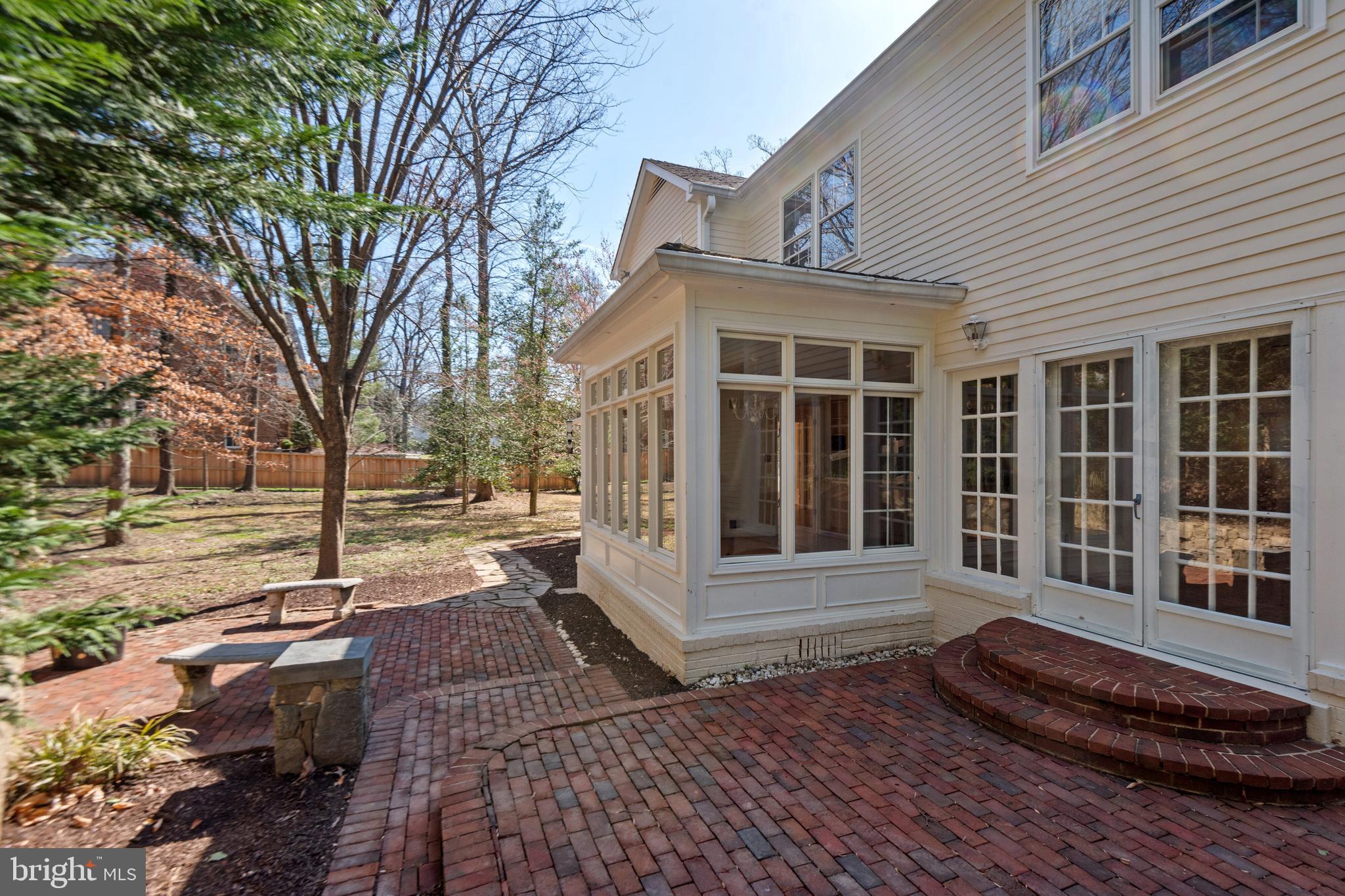 POTOMAC OUTSIDE - Residential
