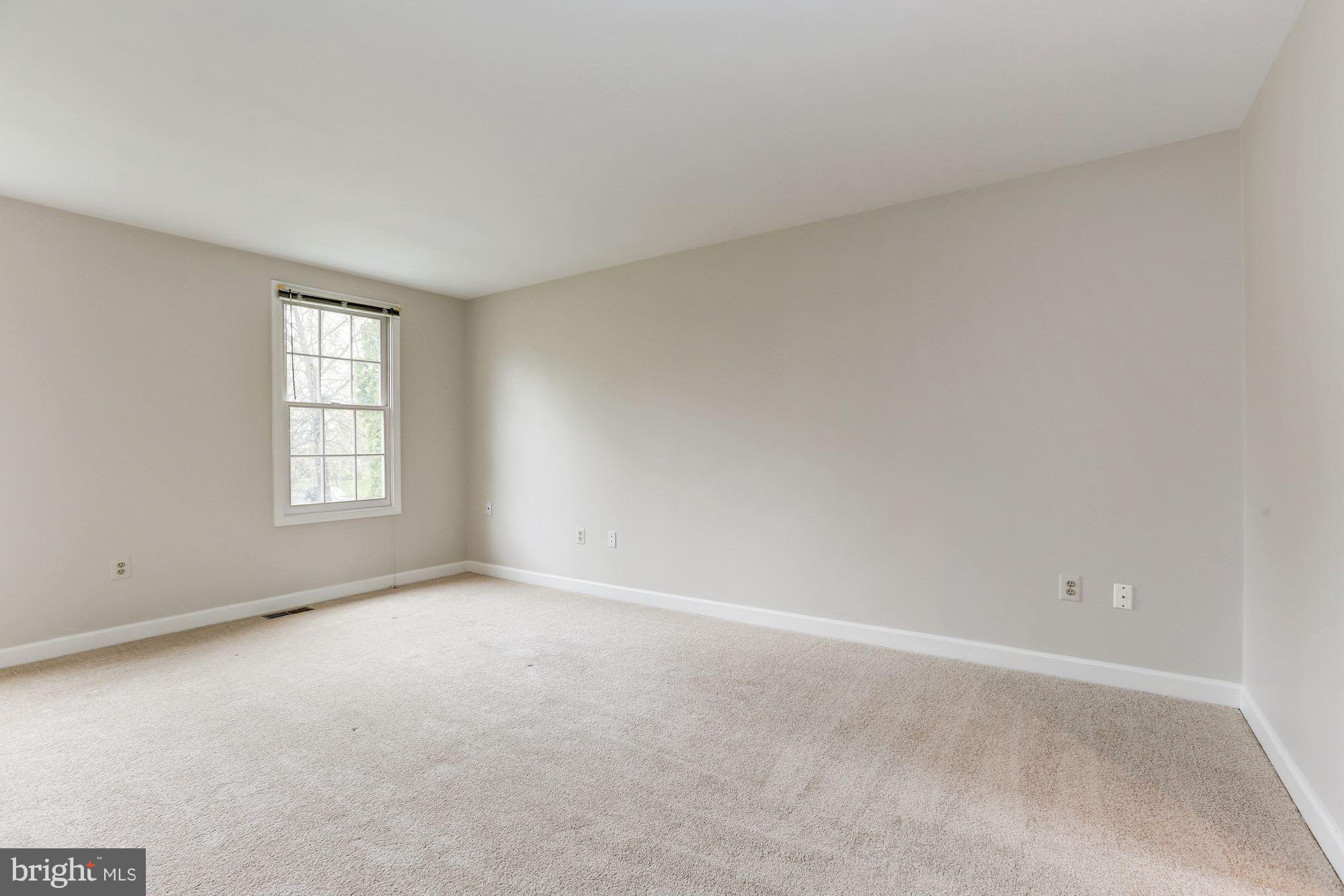 SENECA CHASE - Residential