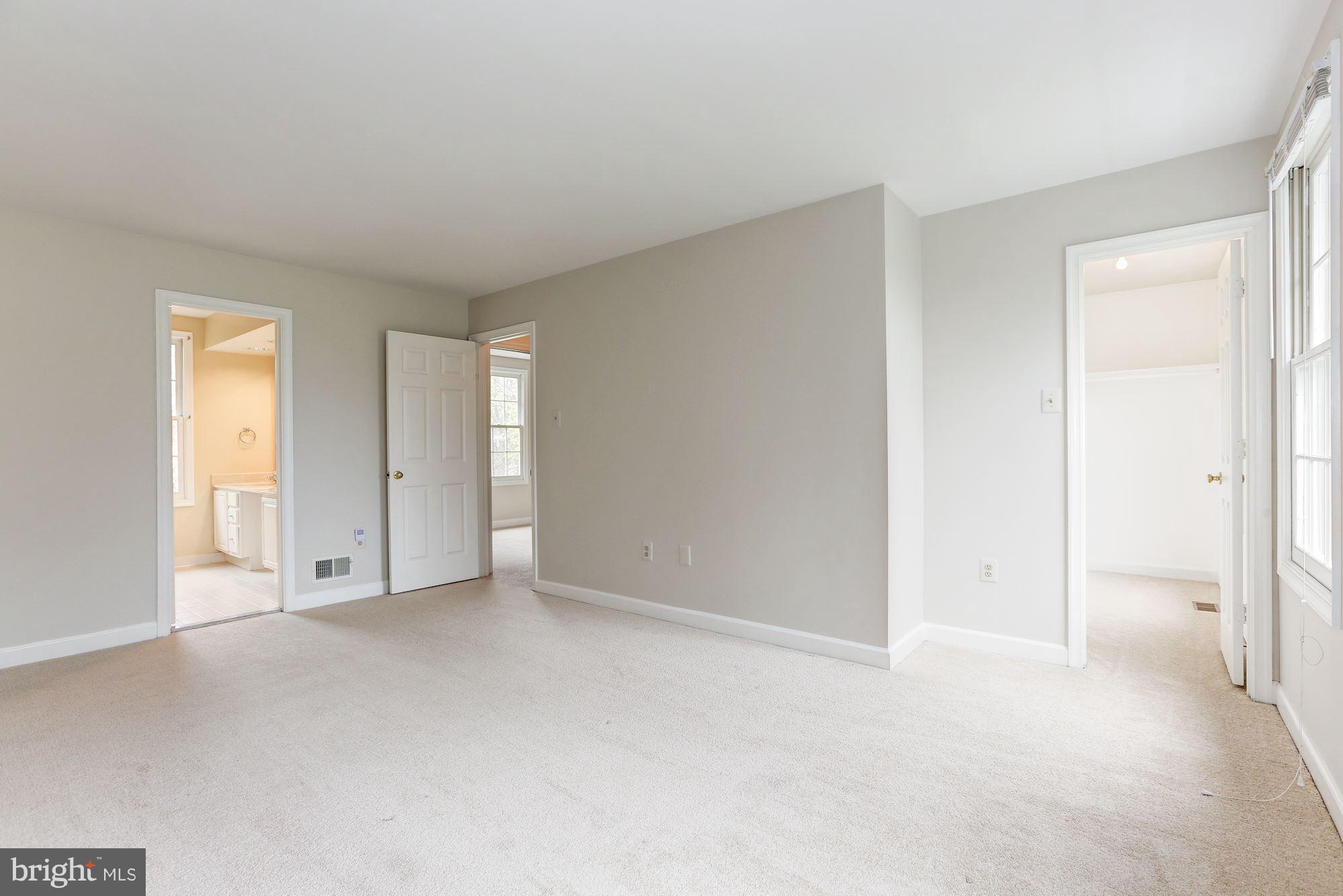SENECA CHASE - Residential