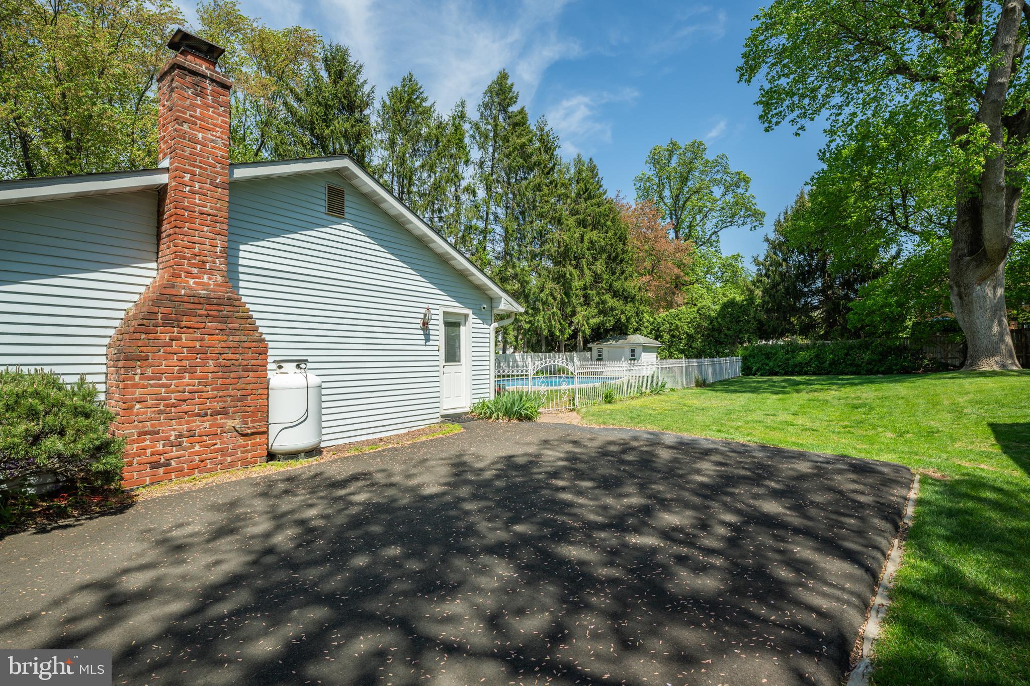 FEASTERVILLE HGTS - Residential