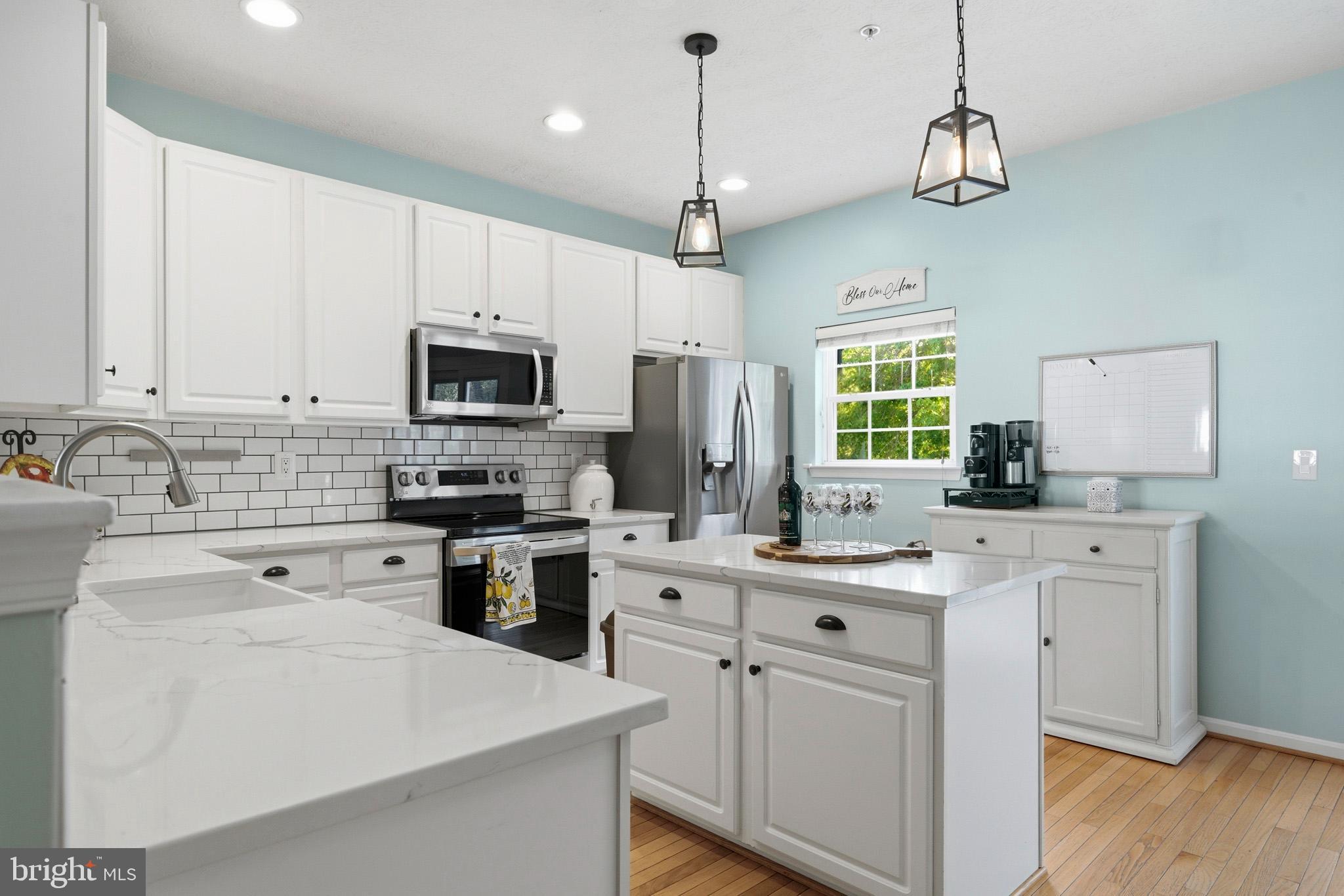 BAYVIEW HILLS - Residential