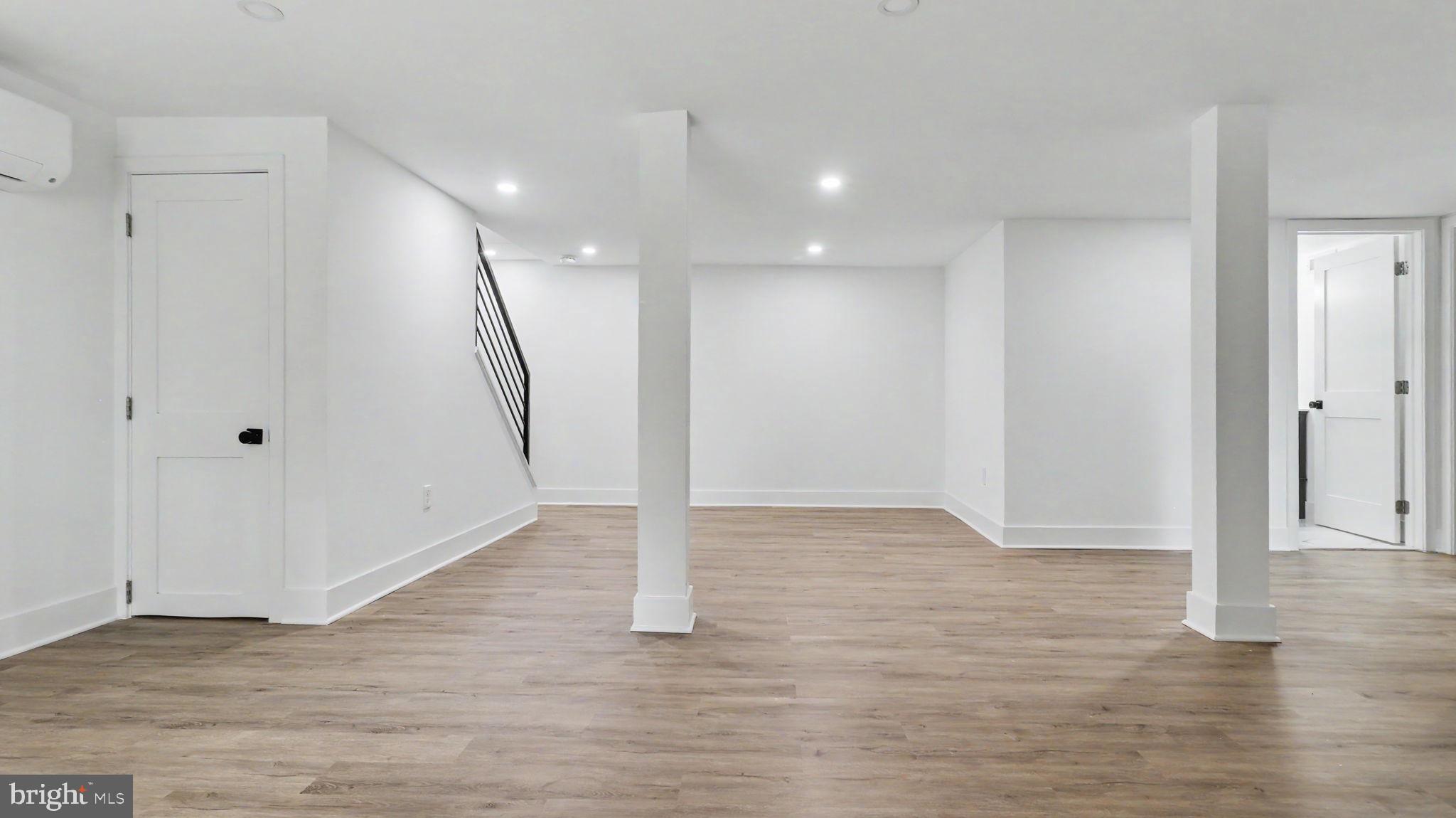 RIVERDALE PARK - Residential