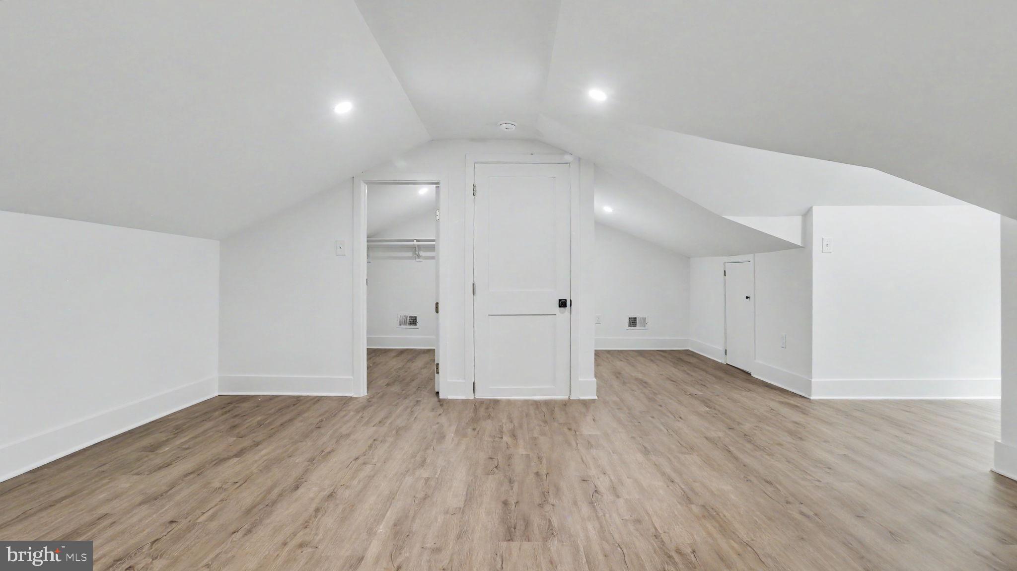 RIVERDALE PARK - Residential