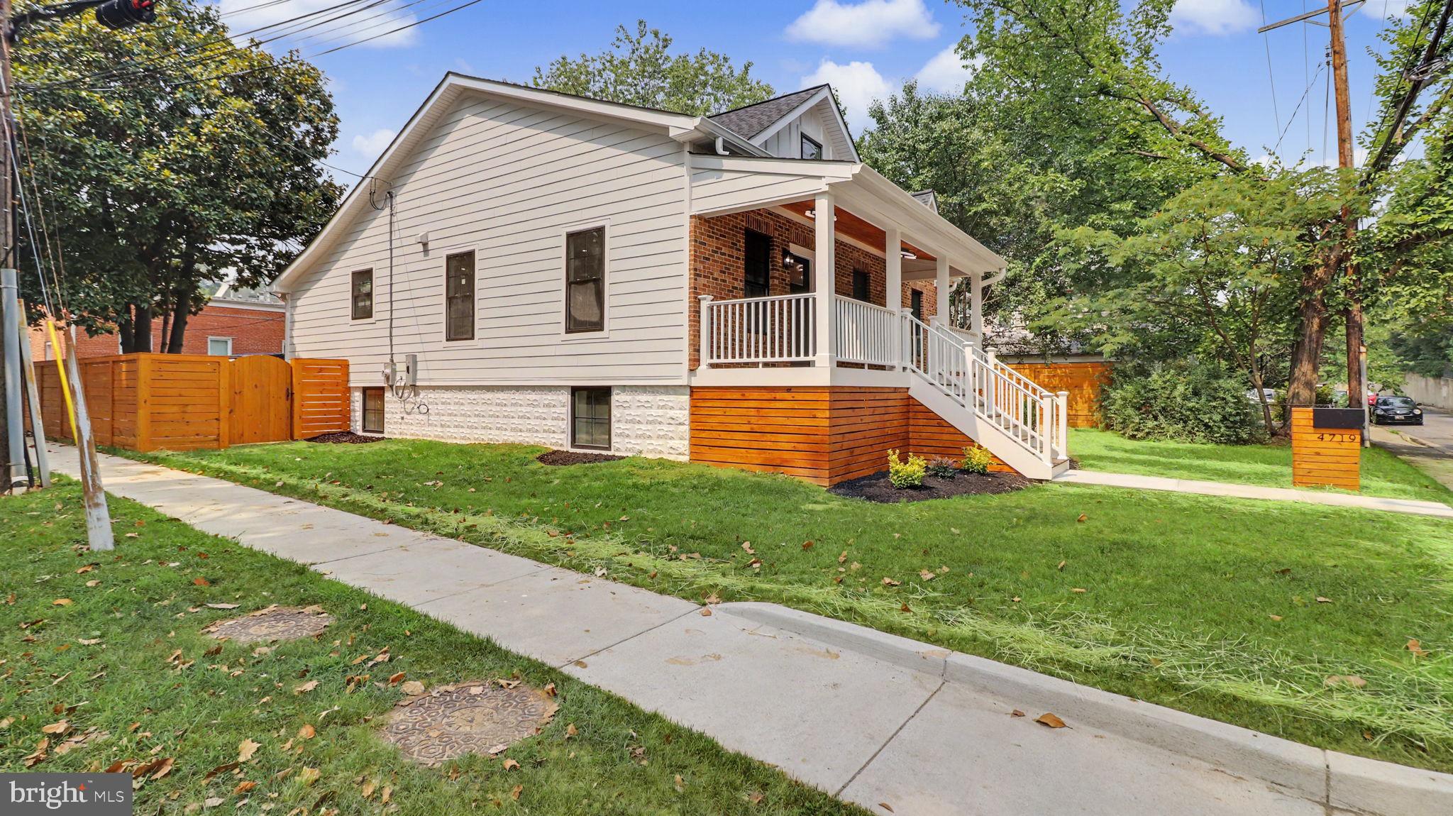 RIVERDALE PARK - Residential