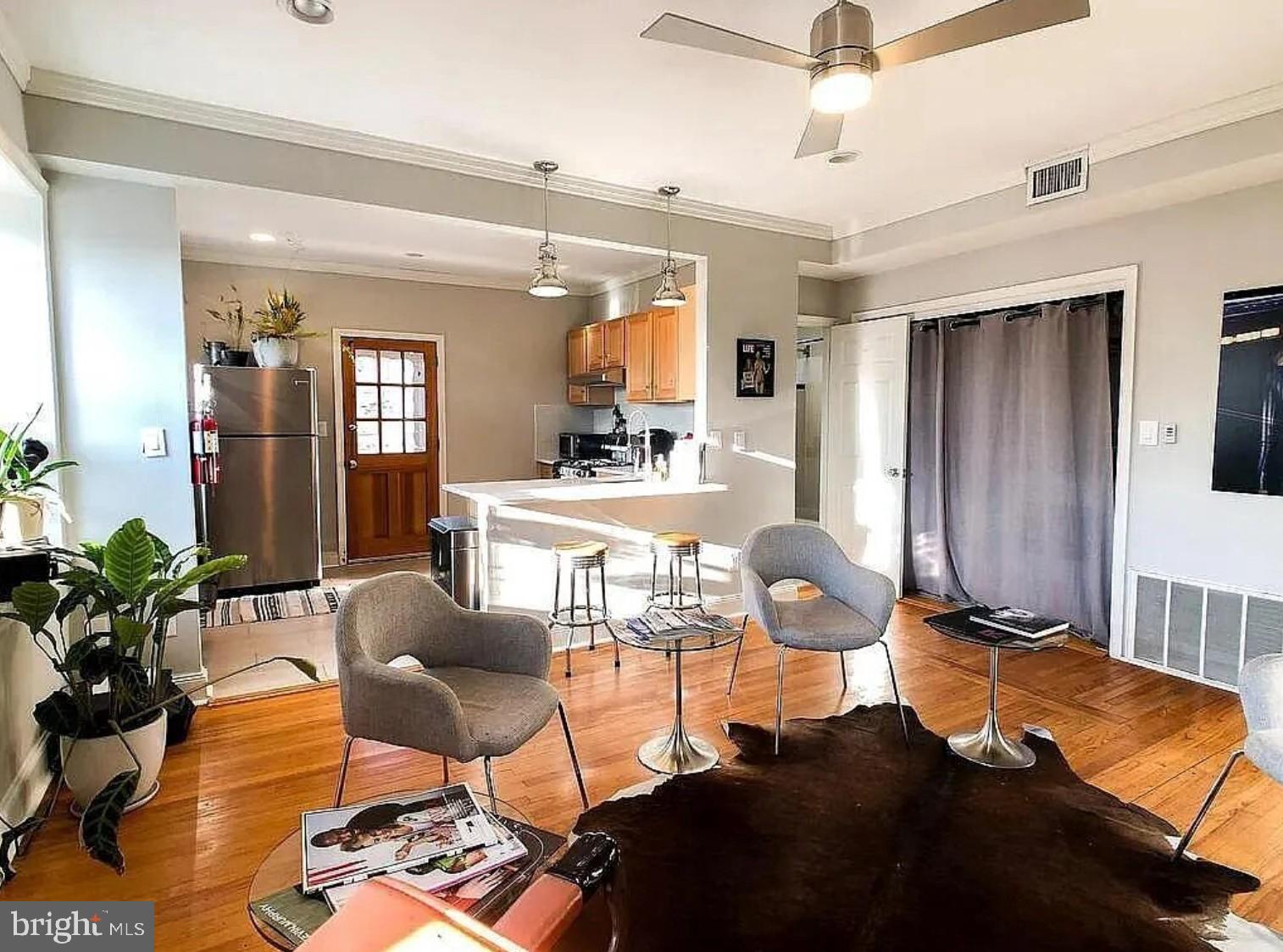 EAST FALLS - Commercial Sale