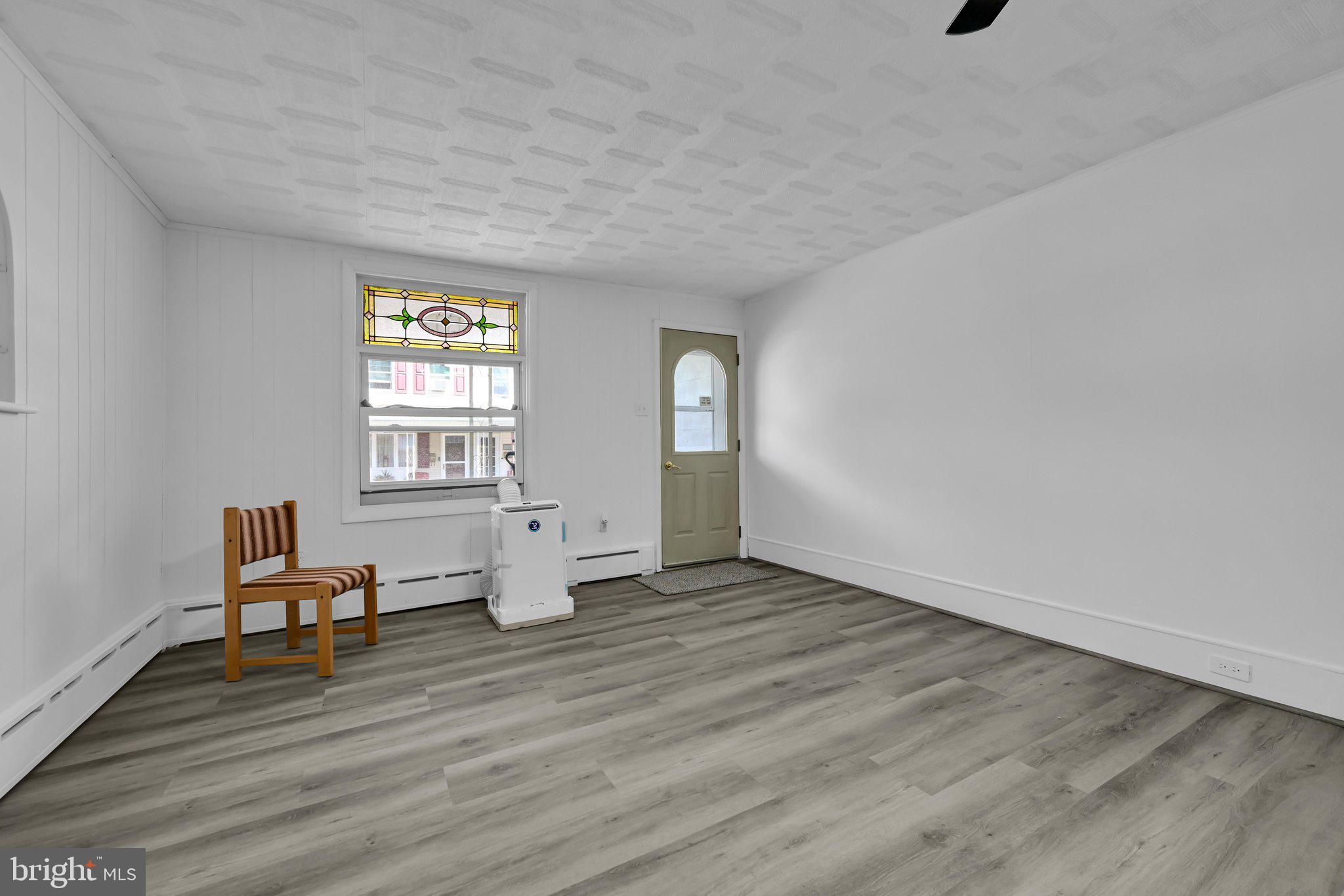 YORKVILLE - Residential