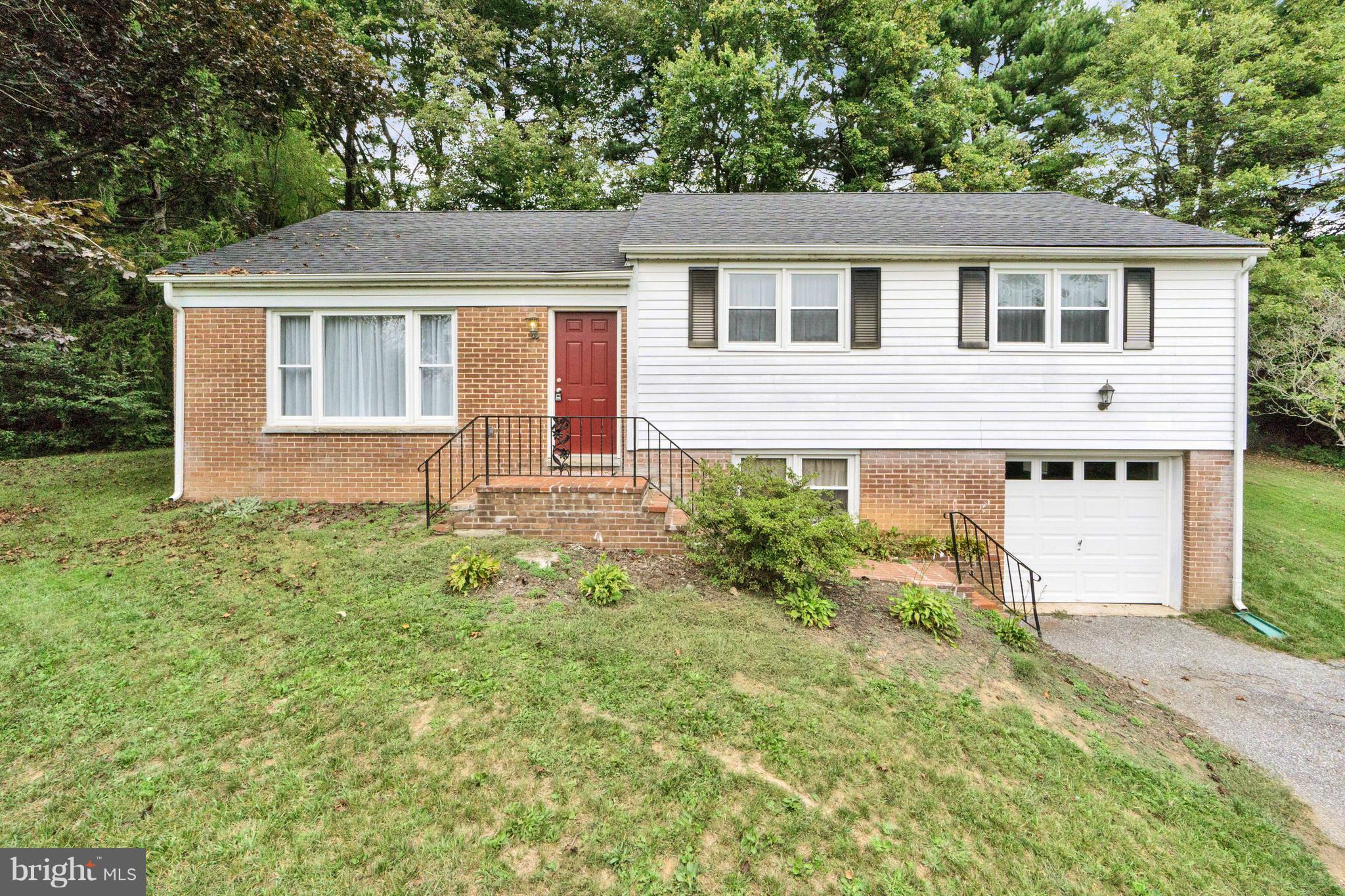 Quick  Possession Three level split located close to 795    Large Rooms thru out  !!   Clean and ready to move in. This 3 level split has large rooms, hardwood and ceramic flooring, updated kitchen counter and is in a very convenient location.  10 minutes to 795     Lead free certified and the water has been  tested.  Immediate possession  Please use LA application and lease.  LA is principal.    No Pets Allowed