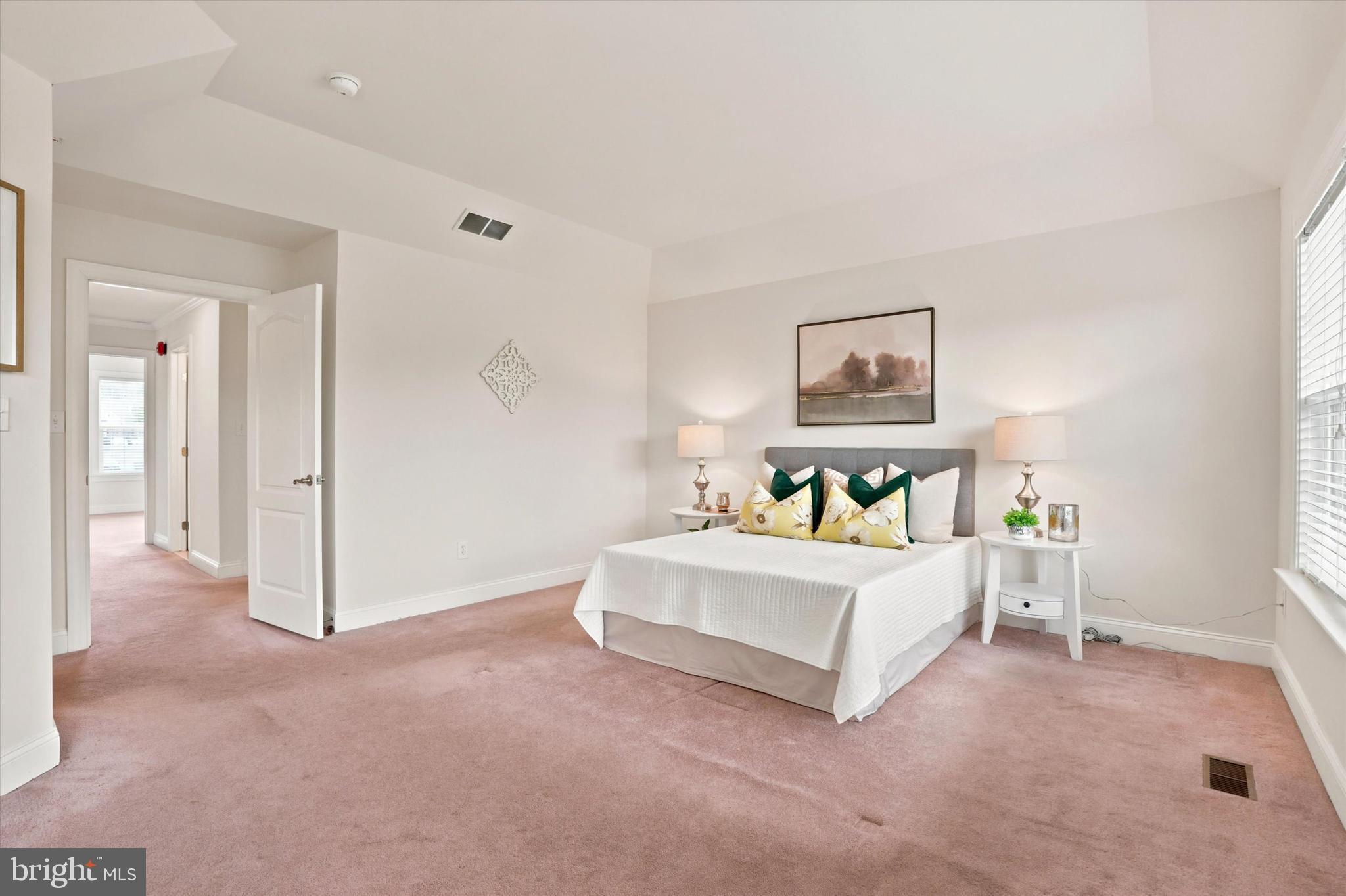 TH AT HERITAGE CNTR - Residential