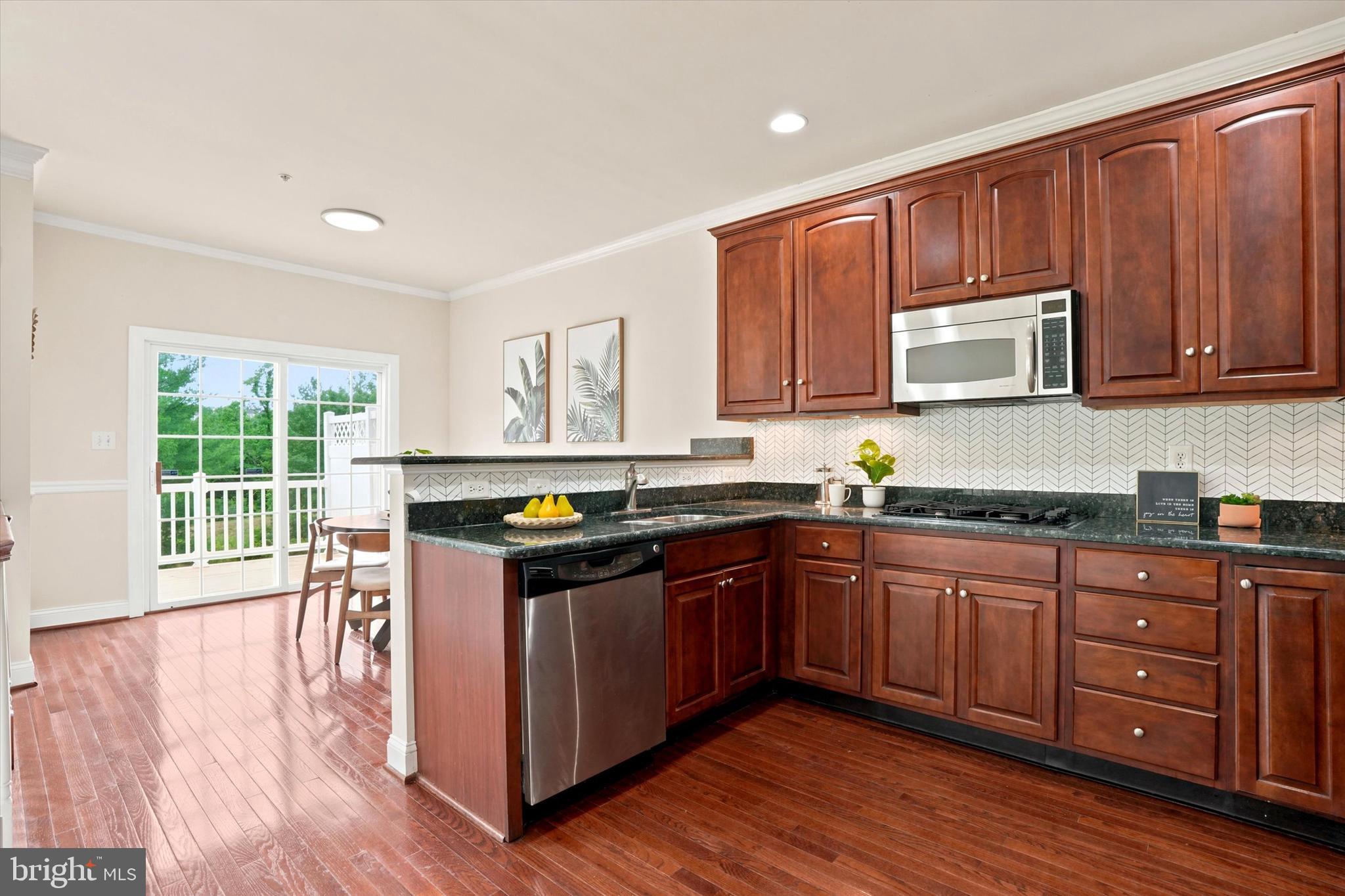 TH AT HERITAGE CNTR - Residential