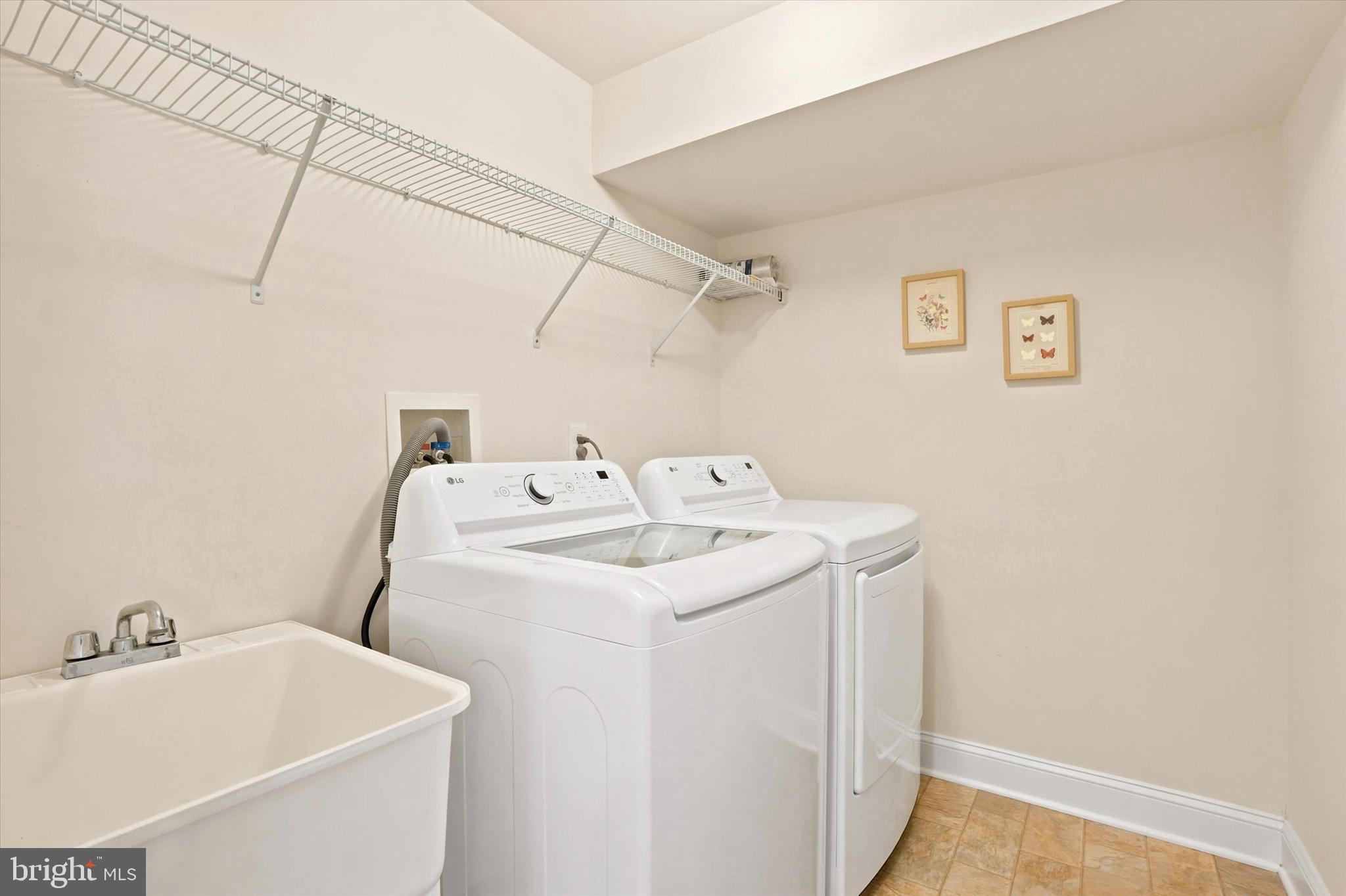 TH AT HERITAGE CNTR - Residential