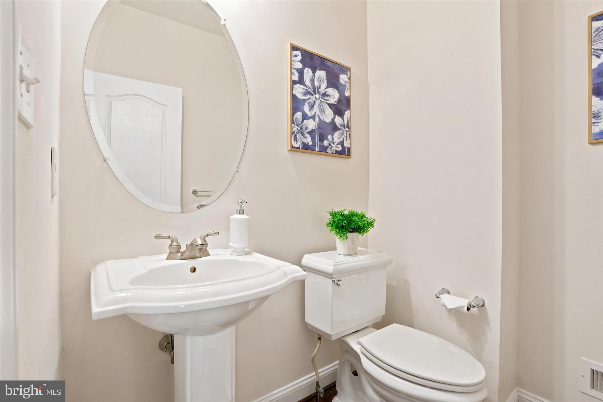 TH AT HERITAGE CNTR - Residential