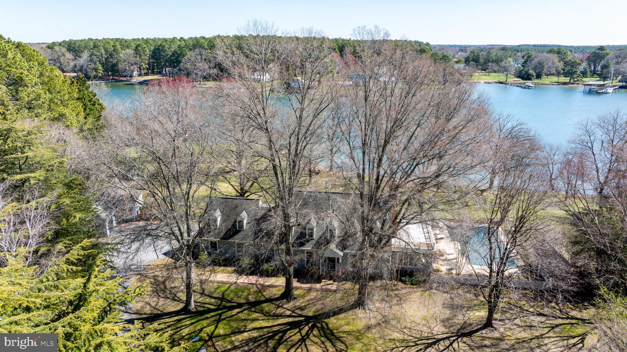 HOLLY HARBOR - Residential
