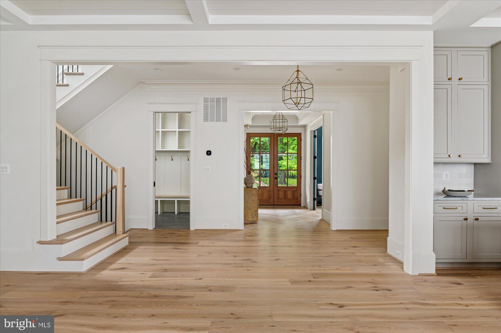 LEXINGTON VILLAGE - Residential