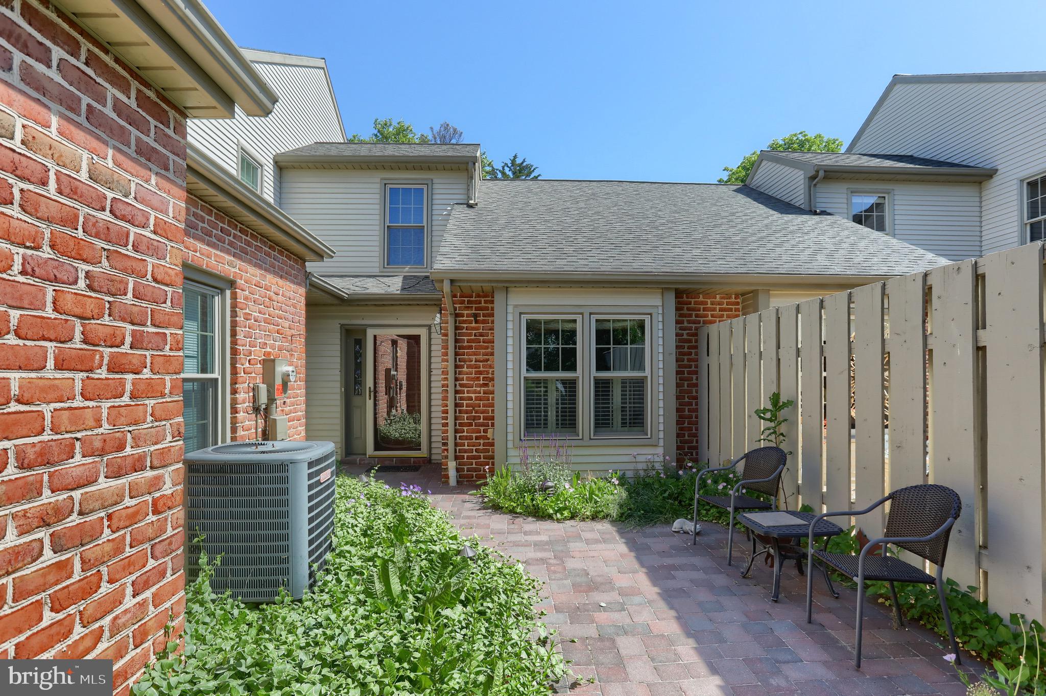 CAMBRIDGE COMMONS - Residential