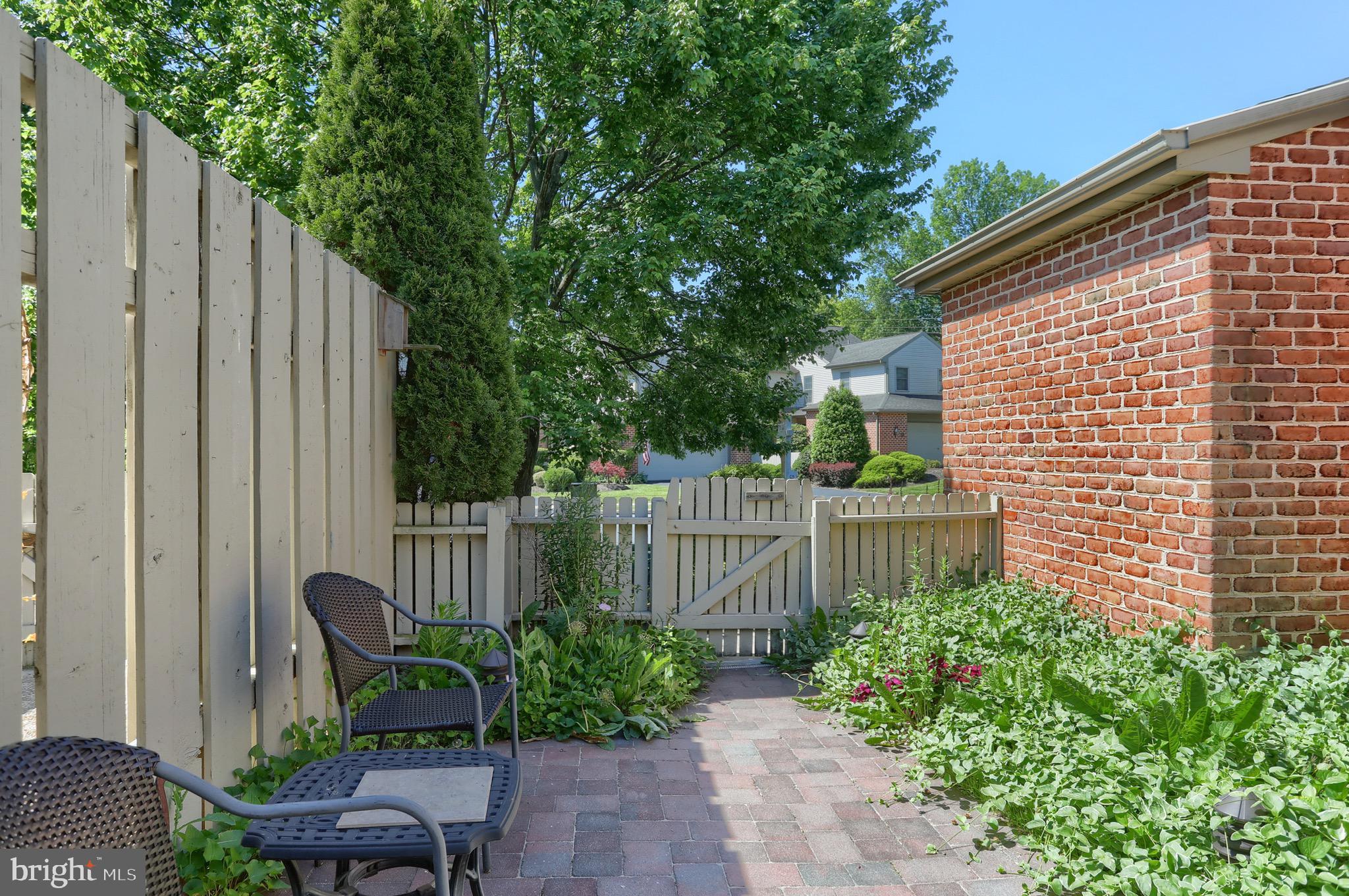 CAMBRIDGE COMMONS - Residential