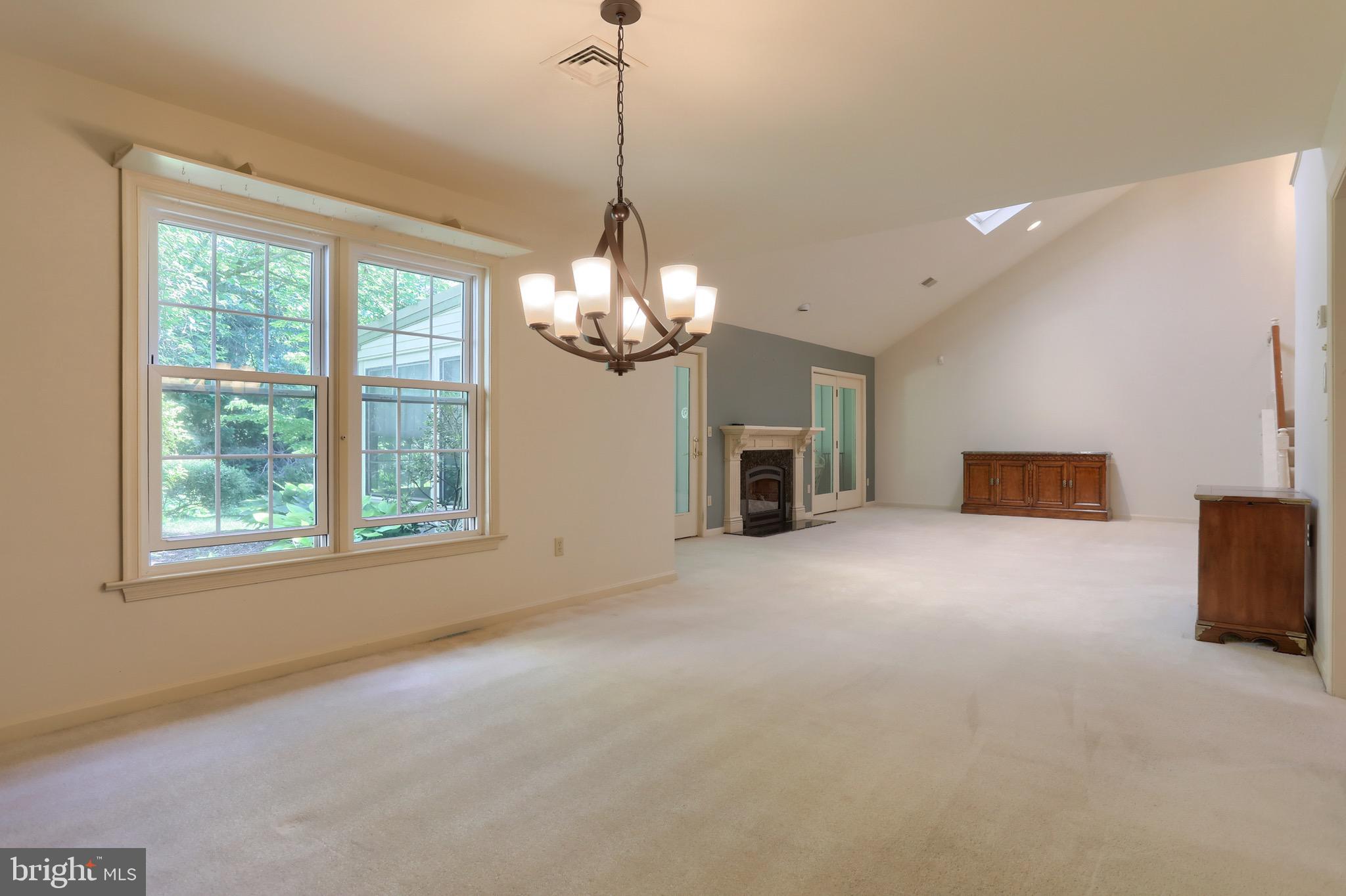 CAMBRIDGE COMMONS - Residential