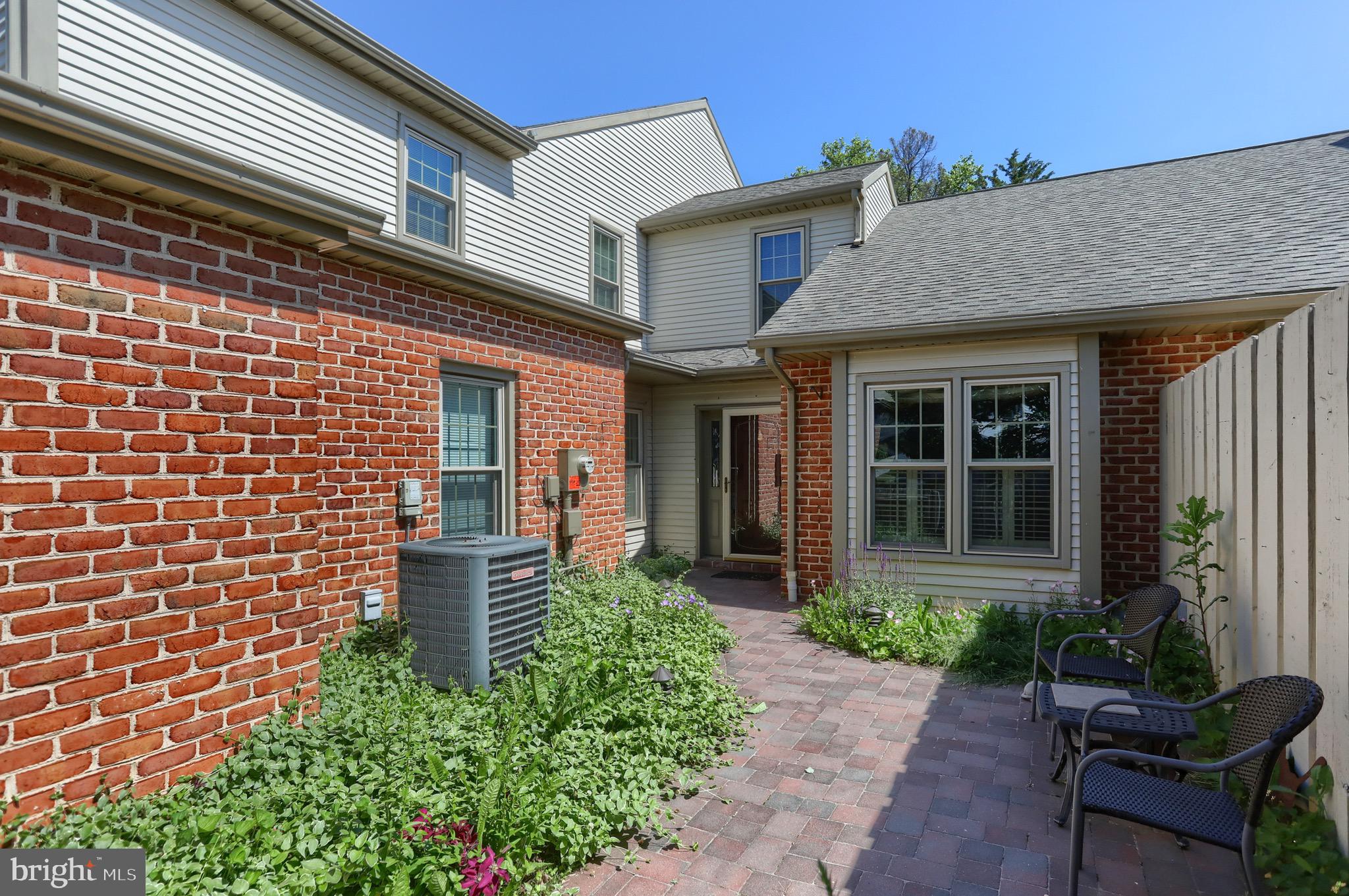 CAMBRIDGE COMMONS - Residential