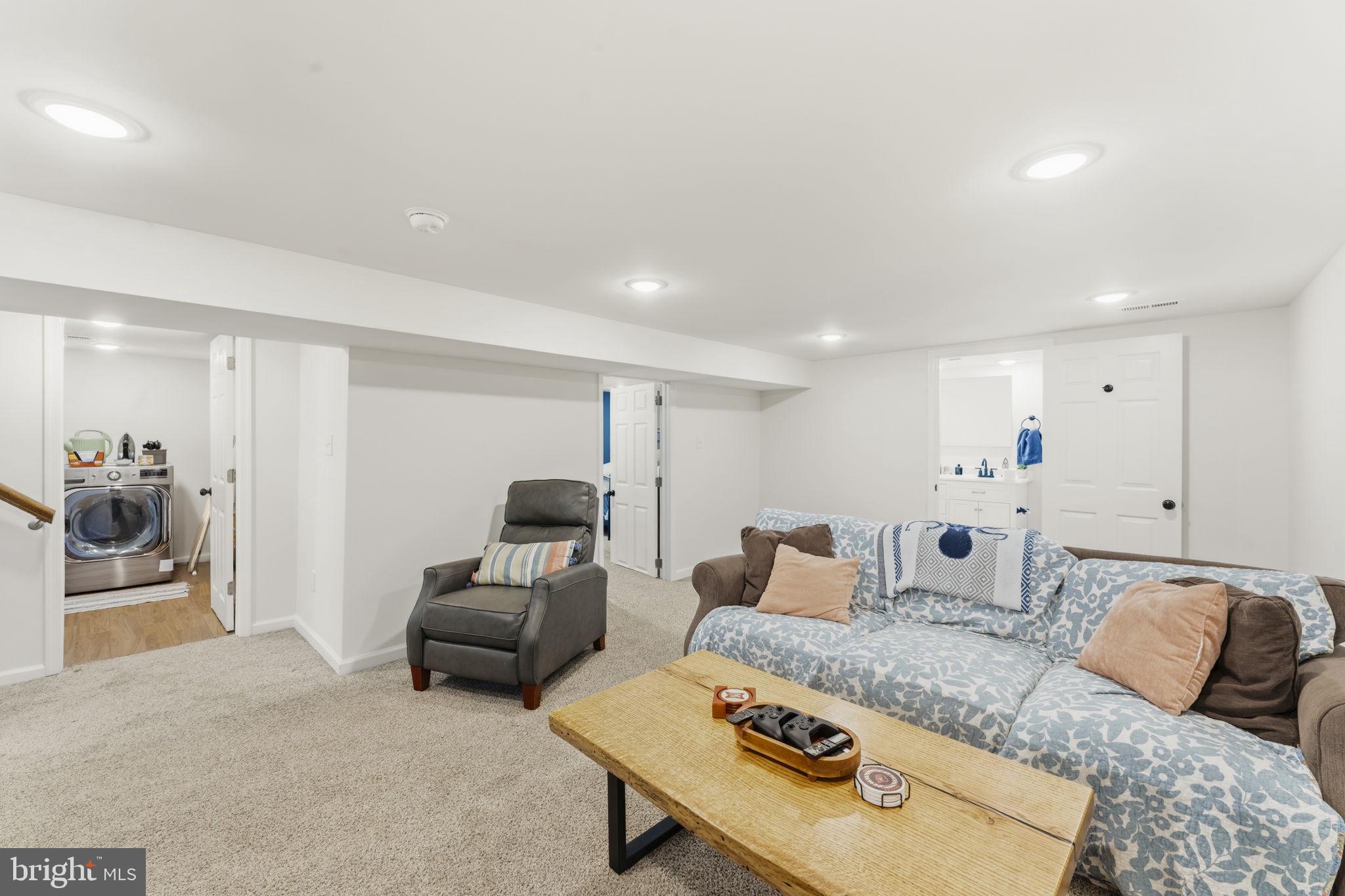 HAMPSTEAD - Residential