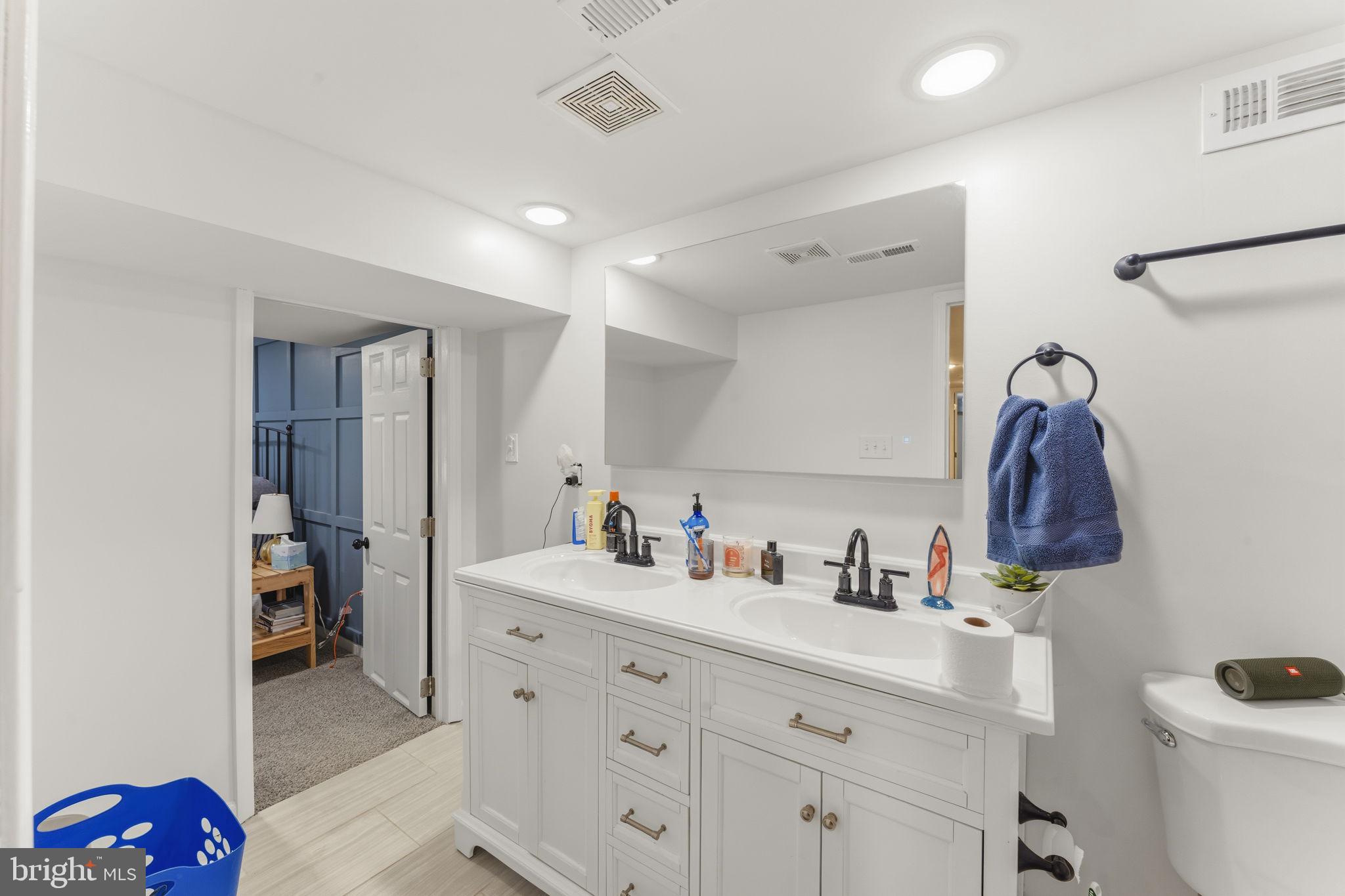 HAMPSTEAD - Residential